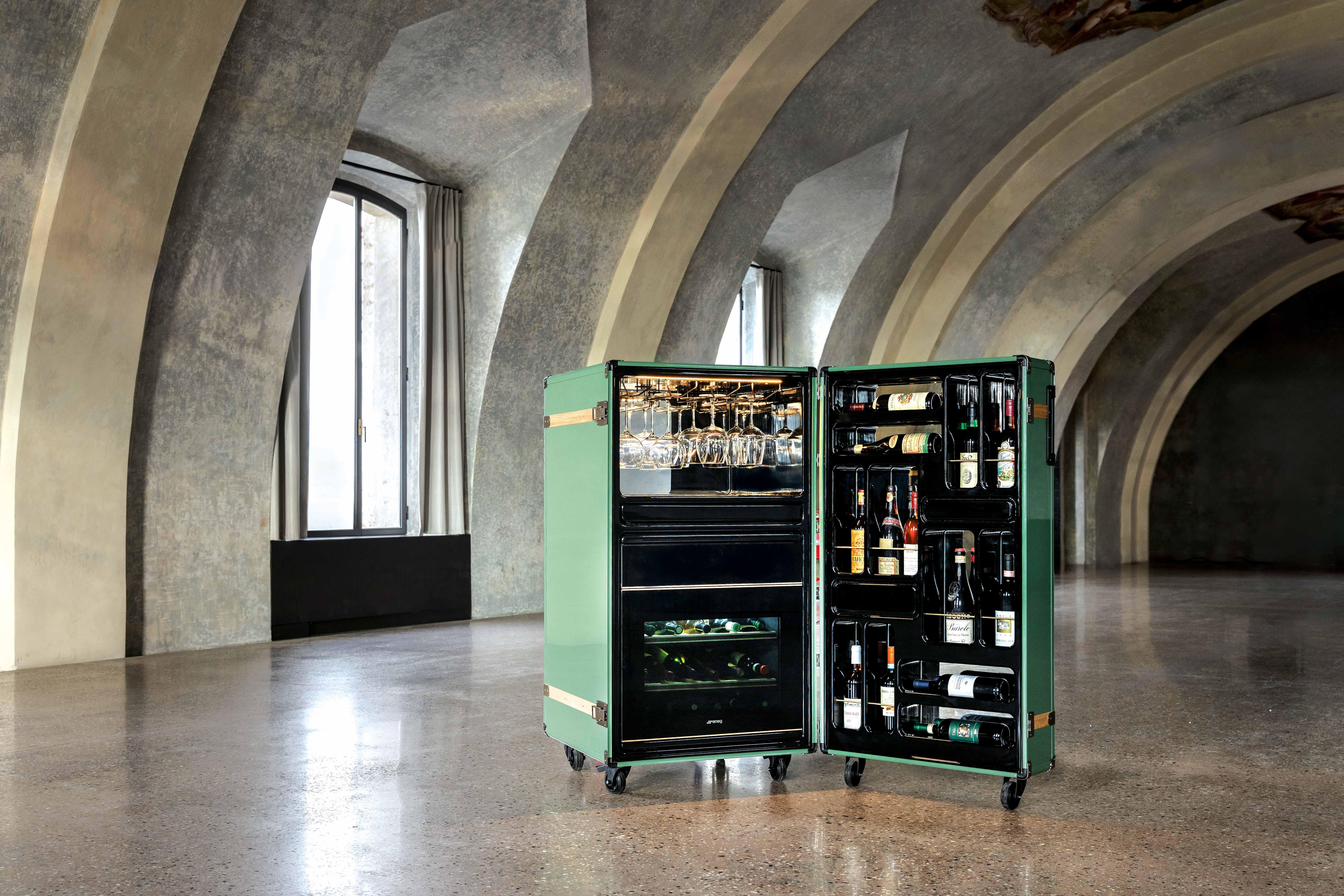 Italian WINE MODERN TRUNK - Your wine cellar with contemporary notes For Sale