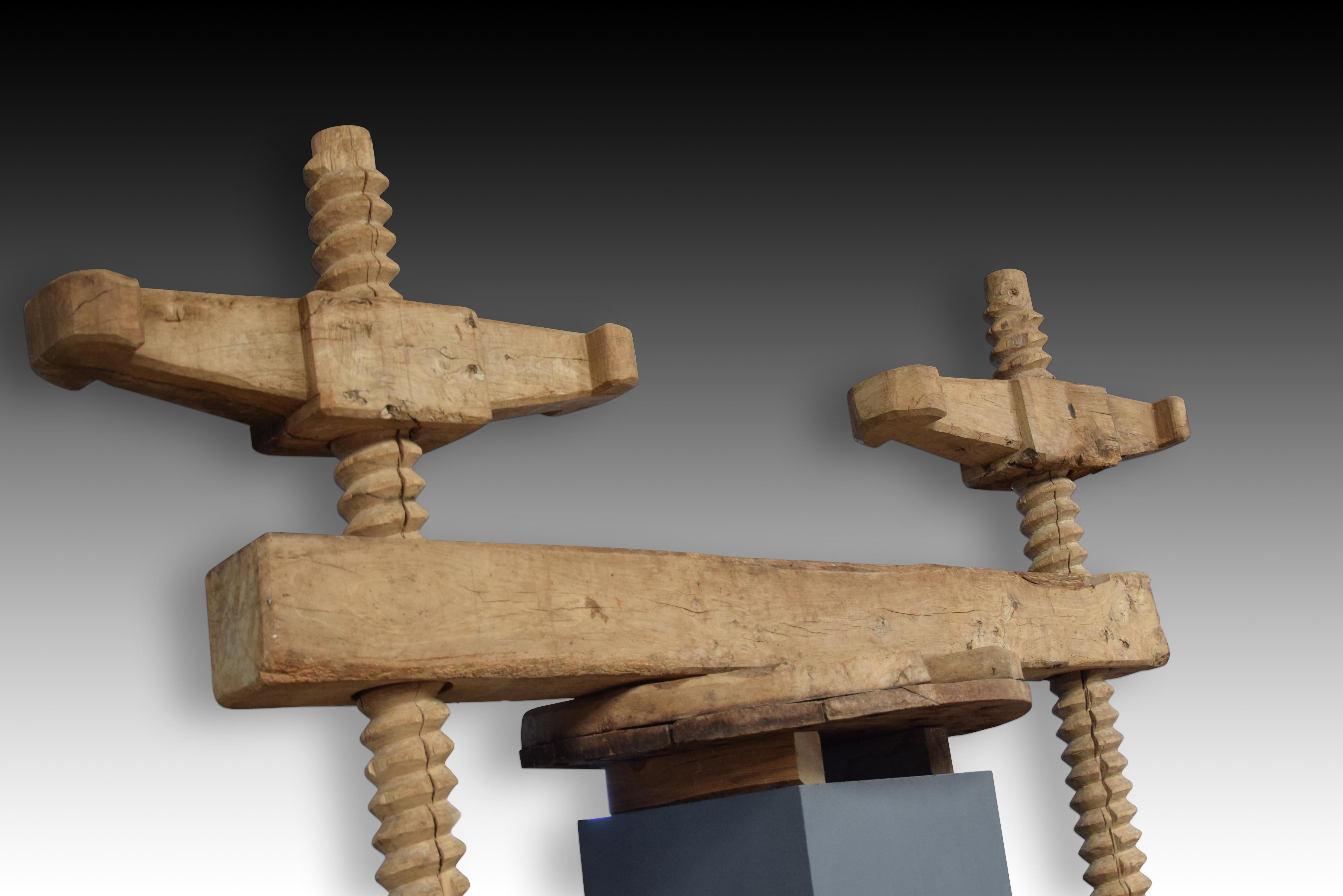 Prensa de Vino, Madera, Metal, España, Alrededor de 1800 en Bastante bueno estado para la venta en Madrid, ES