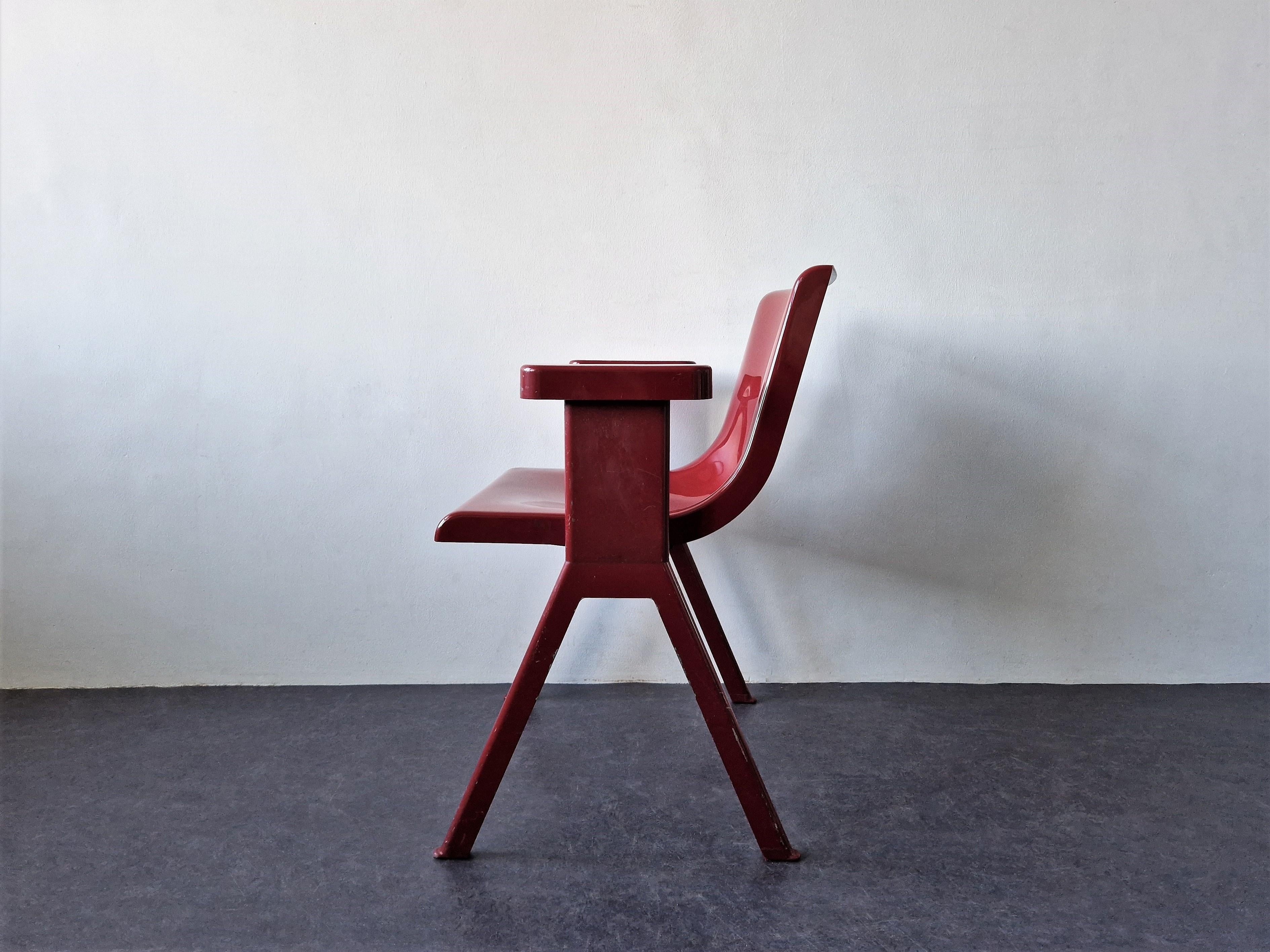 Wine Red Synthesis 45 Armchair by Ettore Sottsass for Olivetti, Italy 1970's In Good Condition In Steenwijk, NL