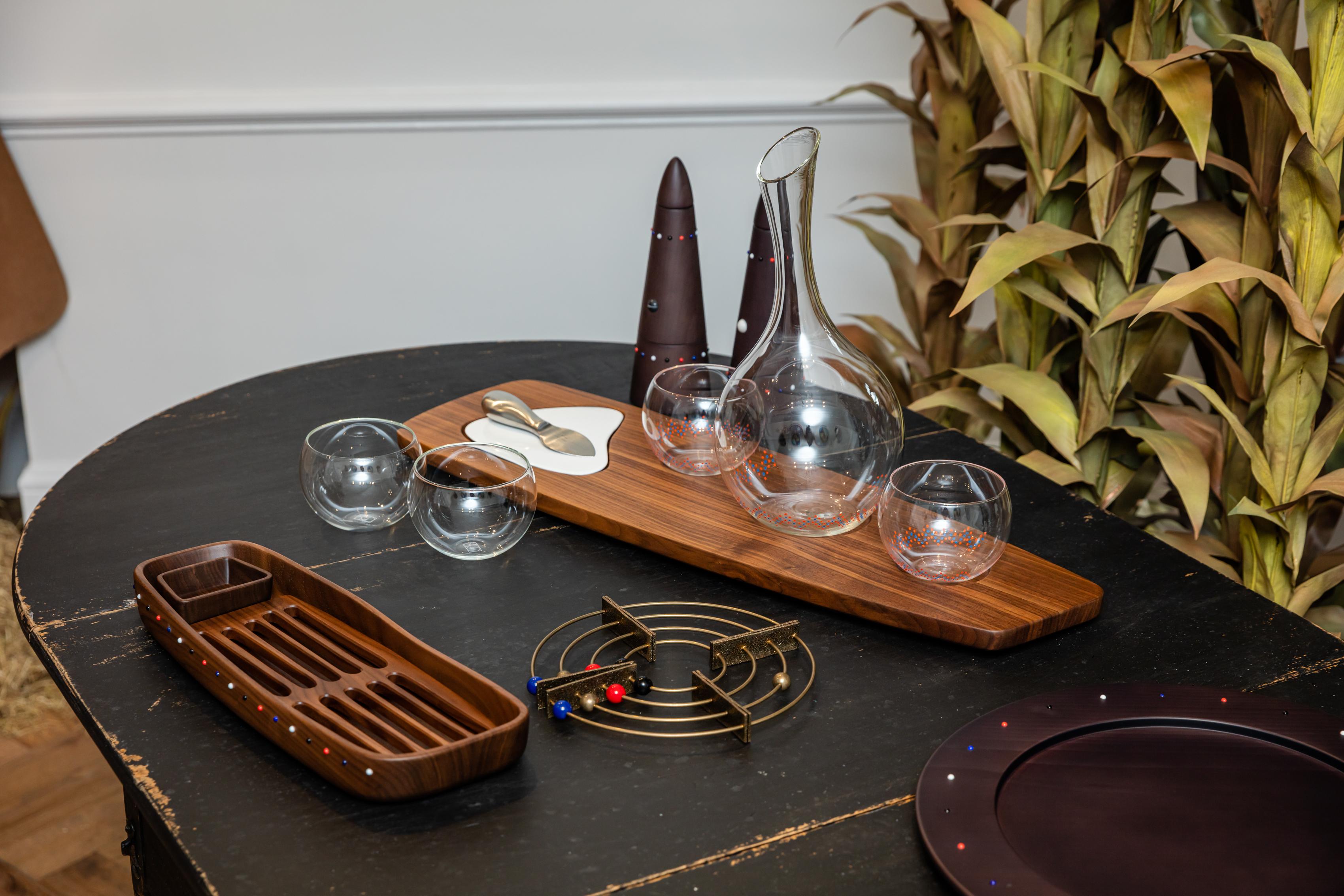 Carafe and set of glasses on a beech wooden tray from SoShiro Pok collection For Sale 2