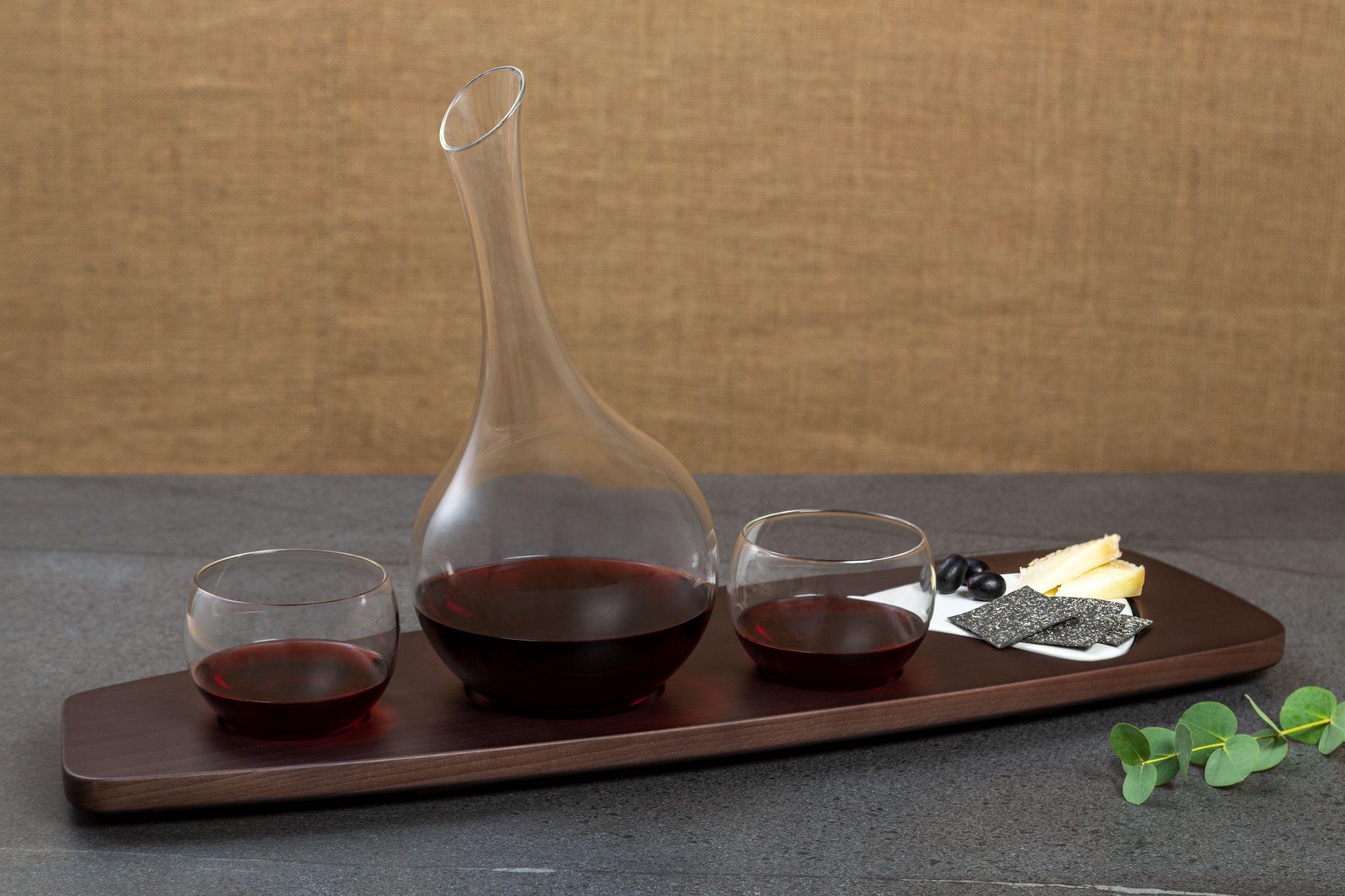 International Style Carafe and set of glasses on a beech wooden tray from SoShiro Pok collection For Sale