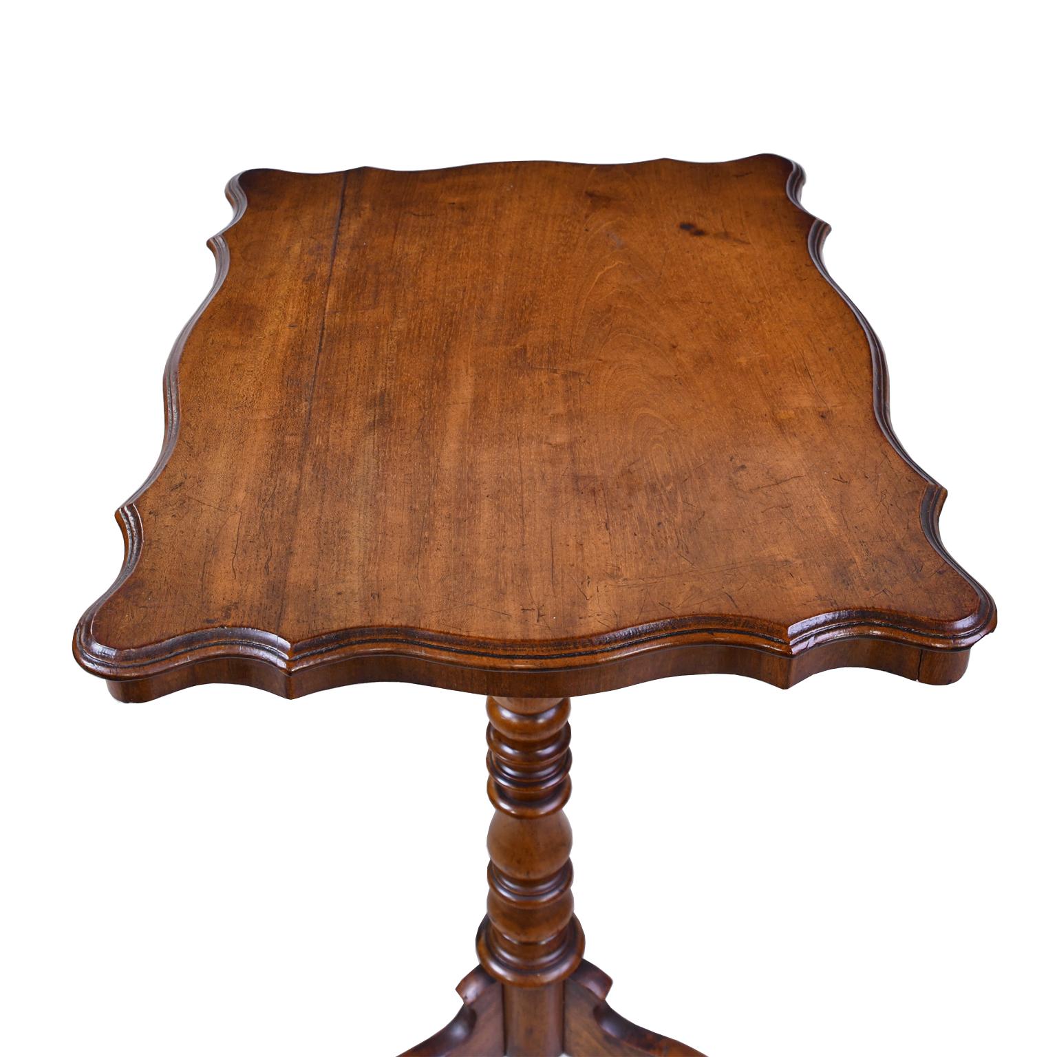 Turned Wine Table/ Candlestand in Walnut with Pedestal on Tripod, European, circa 1825 For Sale