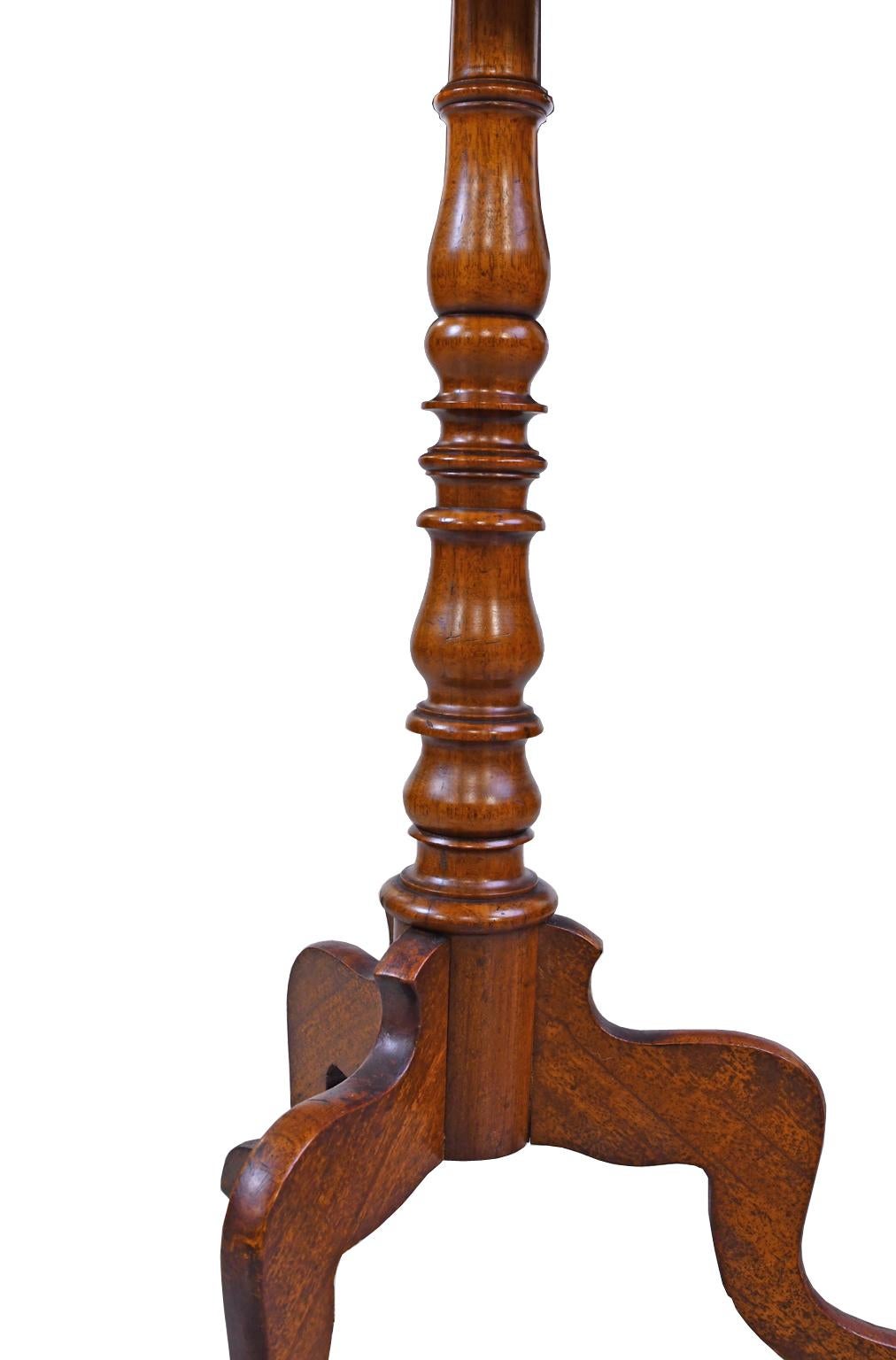 Wine Table/ Candlestand in Walnut with Pedestal on Tripod, European, circa 1825 In Good Condition For Sale In Miami, FL