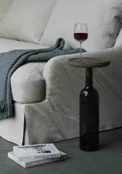 Table à vin d'hôtel « Essence » en liège et verre de Reinier de Jong