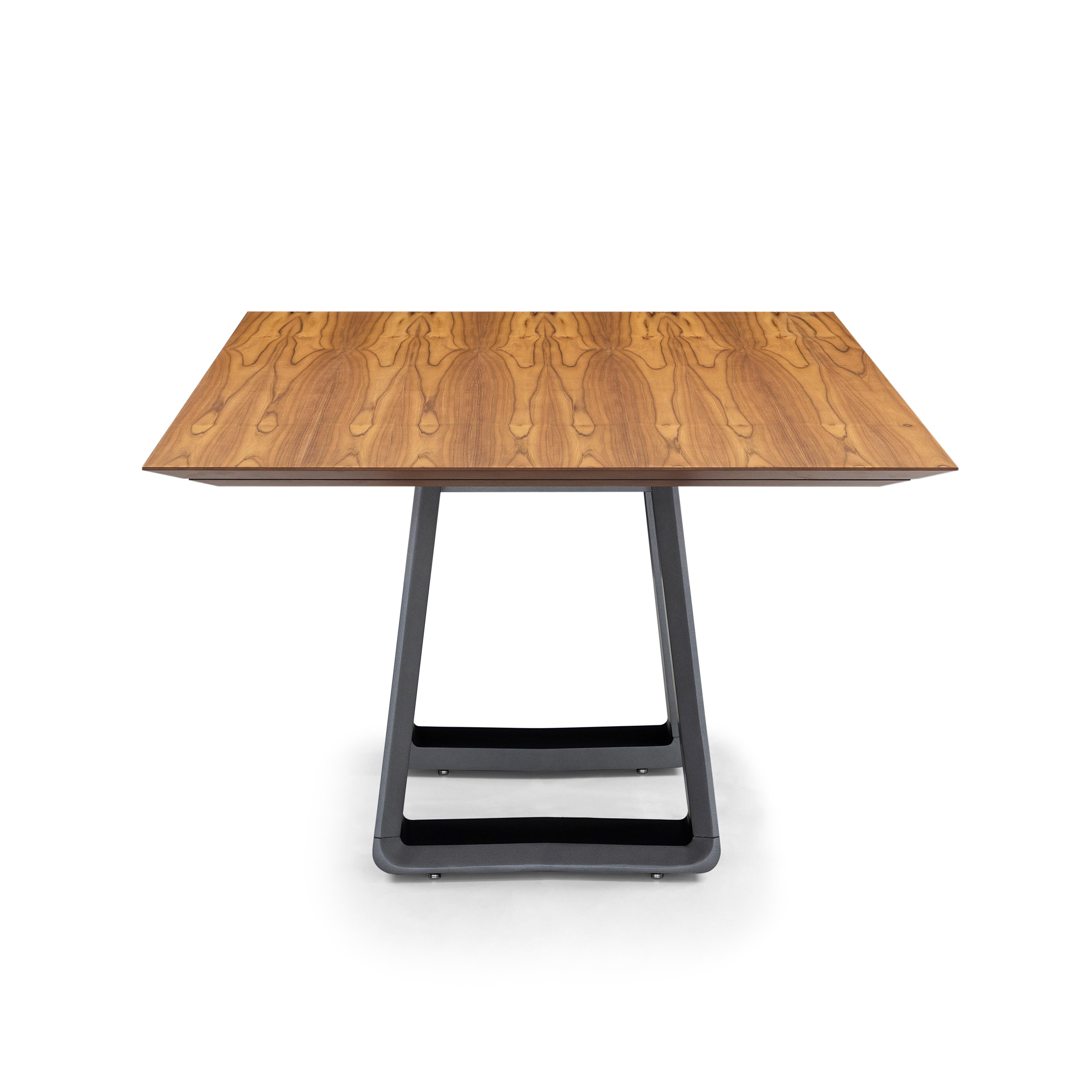 Moderne Table de salle à manger avec plateau de 67 pouces en placage de teck et base en finition graphite - Wing Design en vente