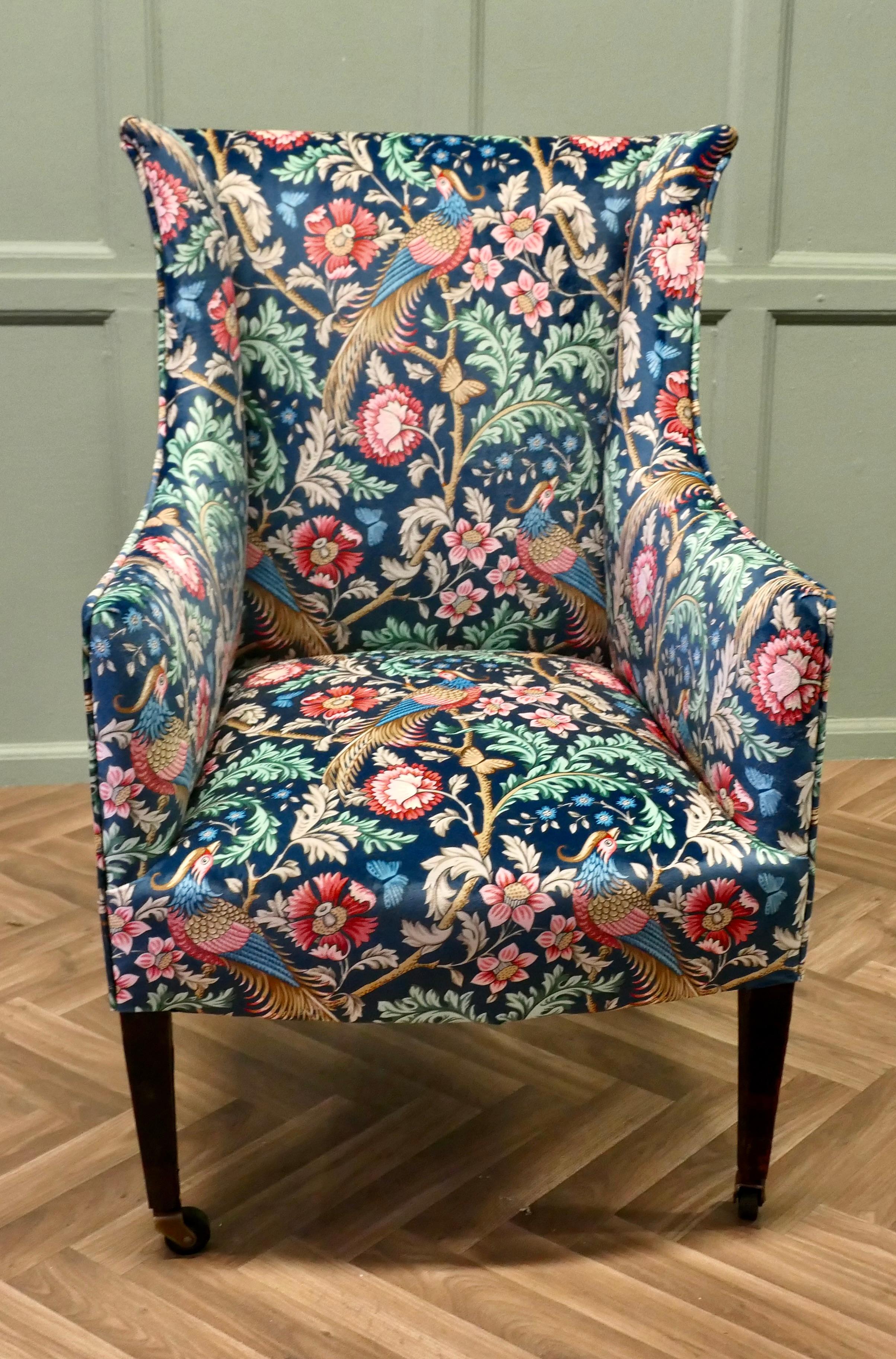 Silla auxiliar con respaldo de ala   Es una silla muy bonita Terciopelo en venta