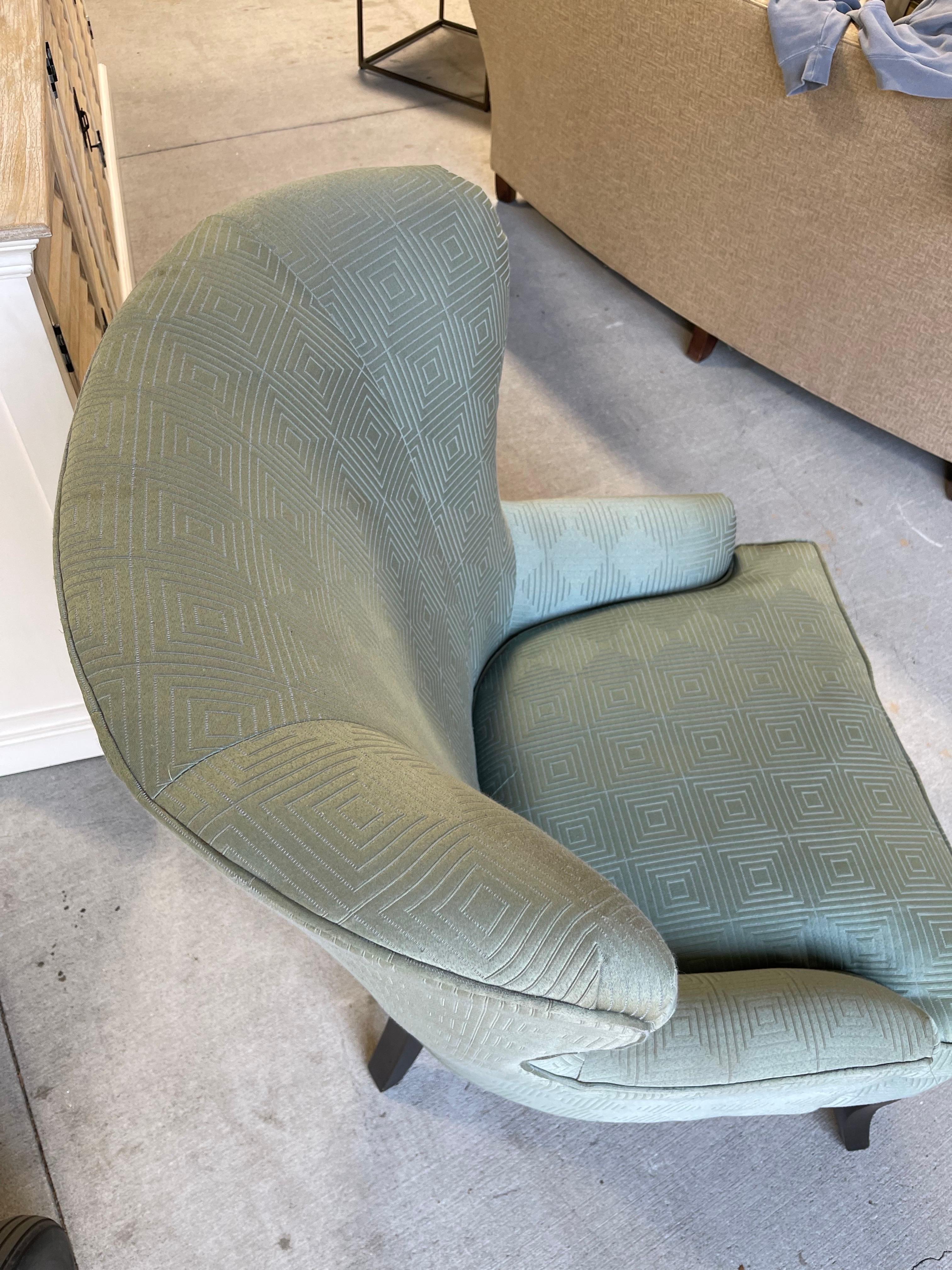 Sessel mit geflügelter Rückenlehne und Aqua-Stoff, 21. Jahrhundert (21. Jahrhundert und zeitgenössisch) im Angebot