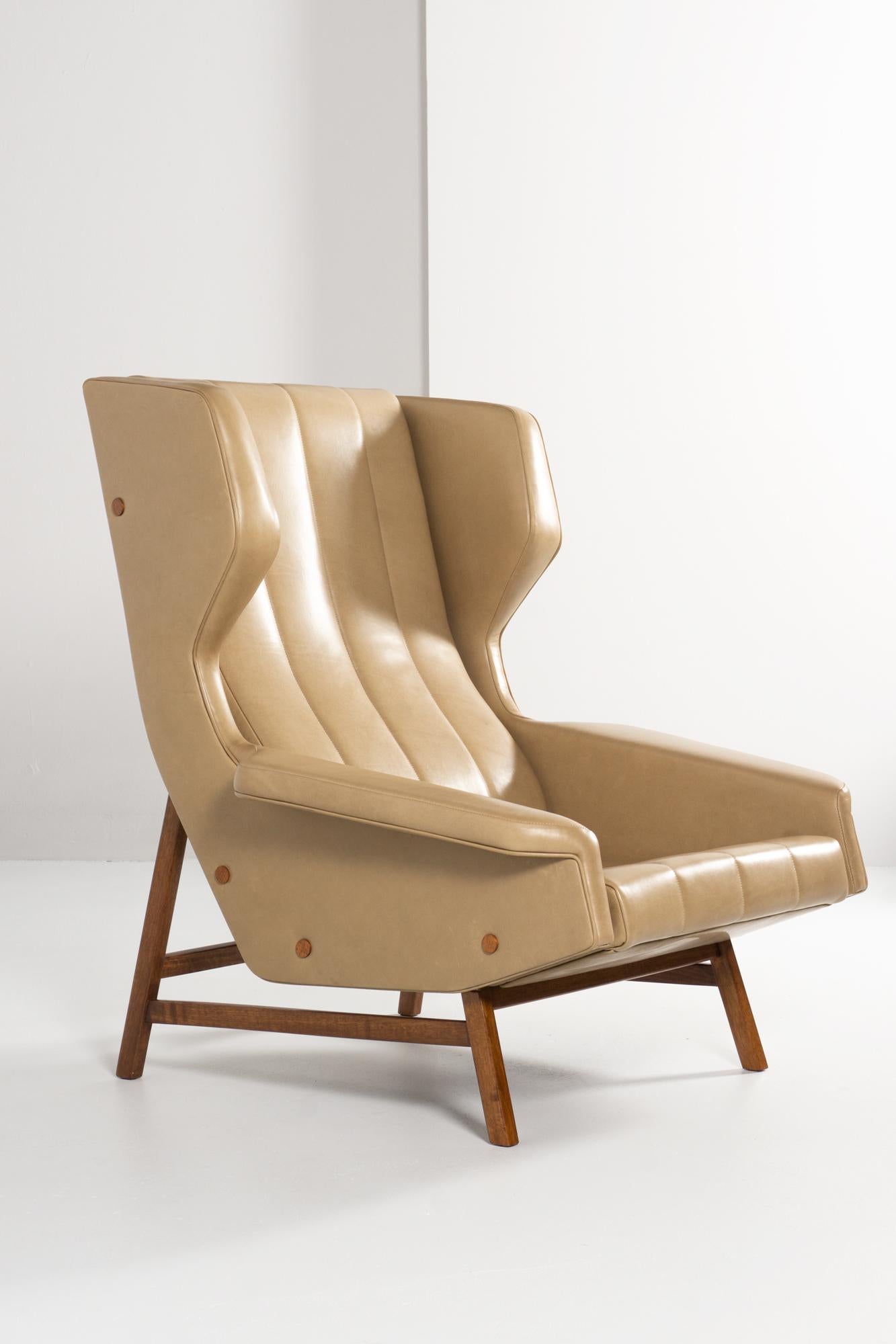 20th Century Wing Chair 'Modell 877' Gianfranco Frattini 1957