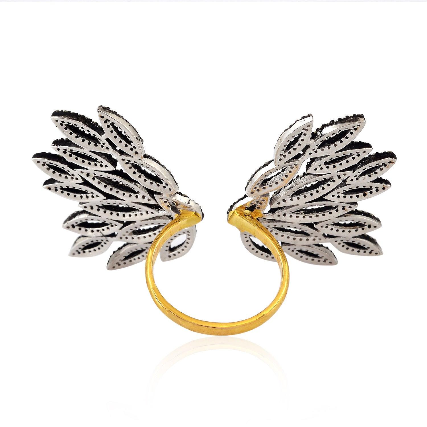 En vente :  Bague ouverte à diamants en forme d'ailes 2