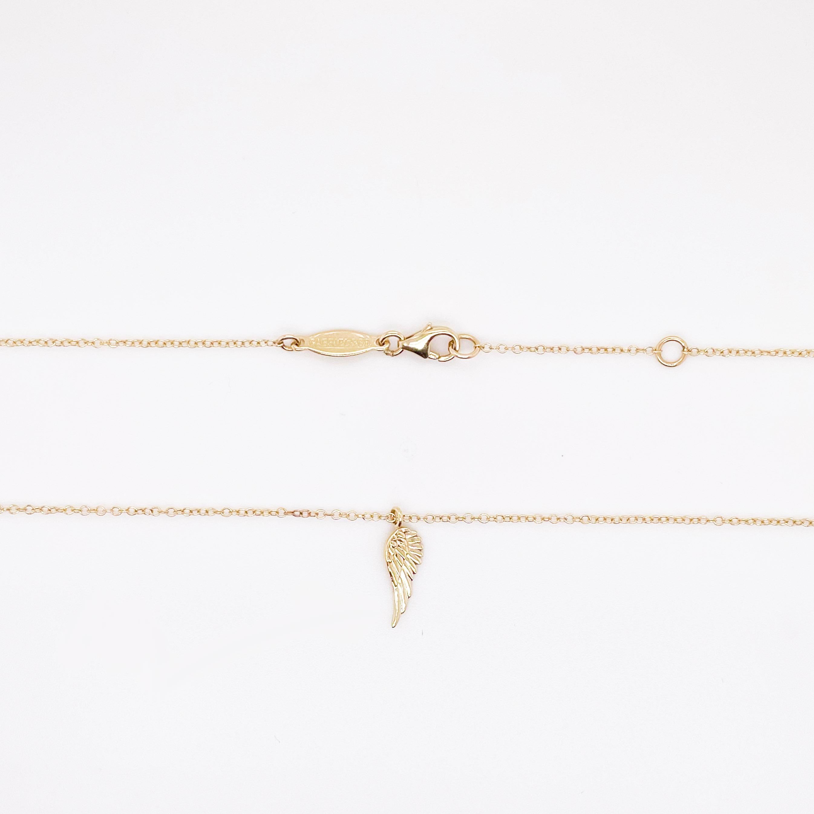 This wing pendant necklace is one of the most commented on styles of the season! This is a piece that can last you forever. Wether it is a gift for someone else or for yourself,  you can't go wrong with this adorable pendant. The details for this