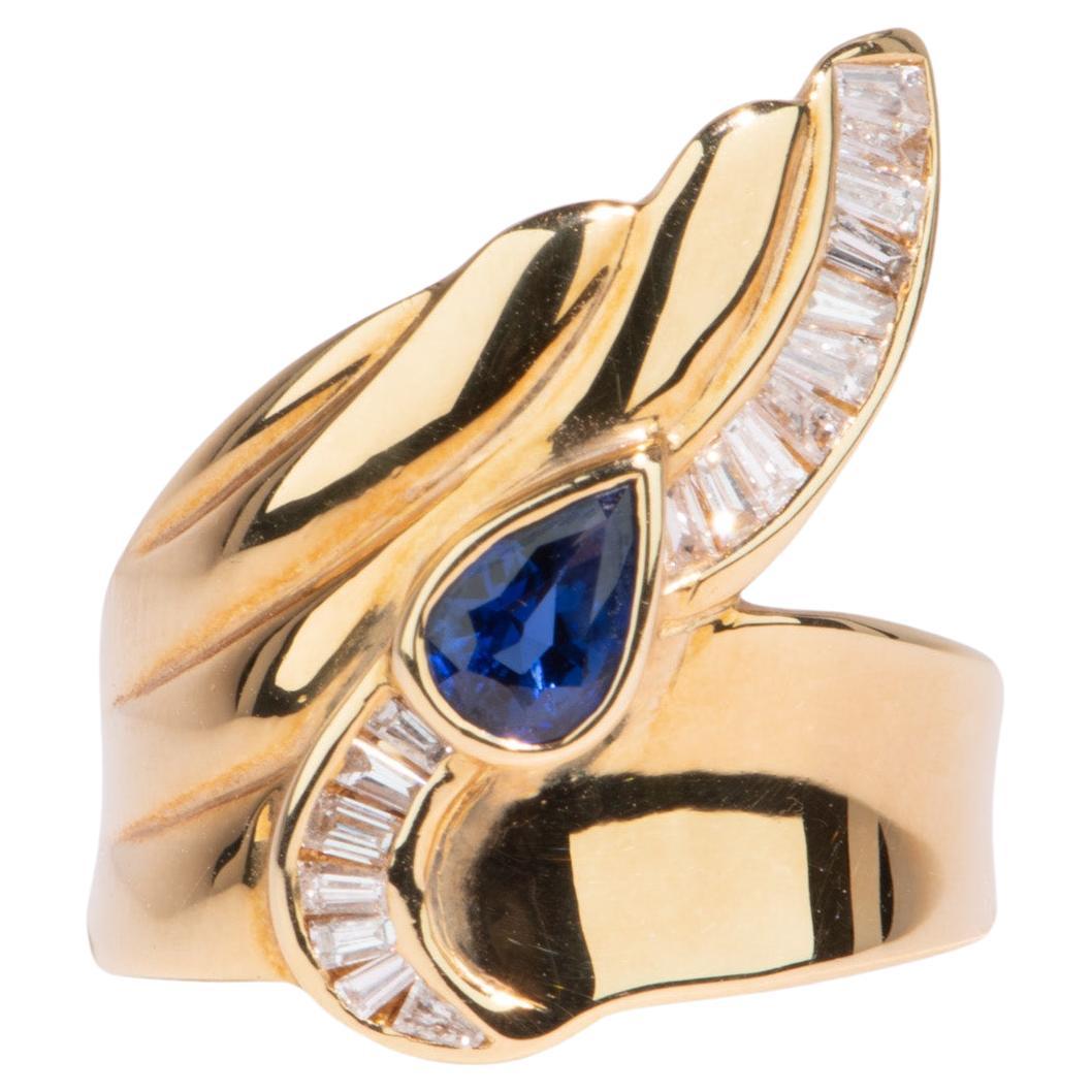 Wing Tip Ring with Blue Sapphire 18K Gold 10.7g V1123 For Sale