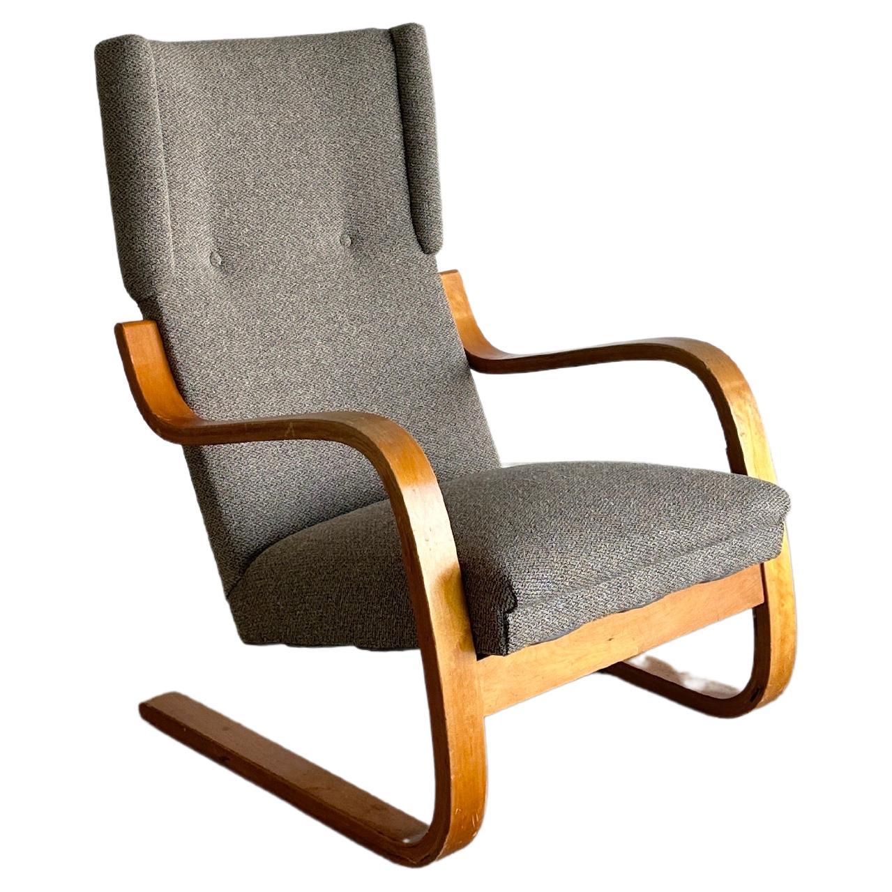 Wingback 36/401 cantilever lounge chair by Alvar Aalto for Artek For Sale