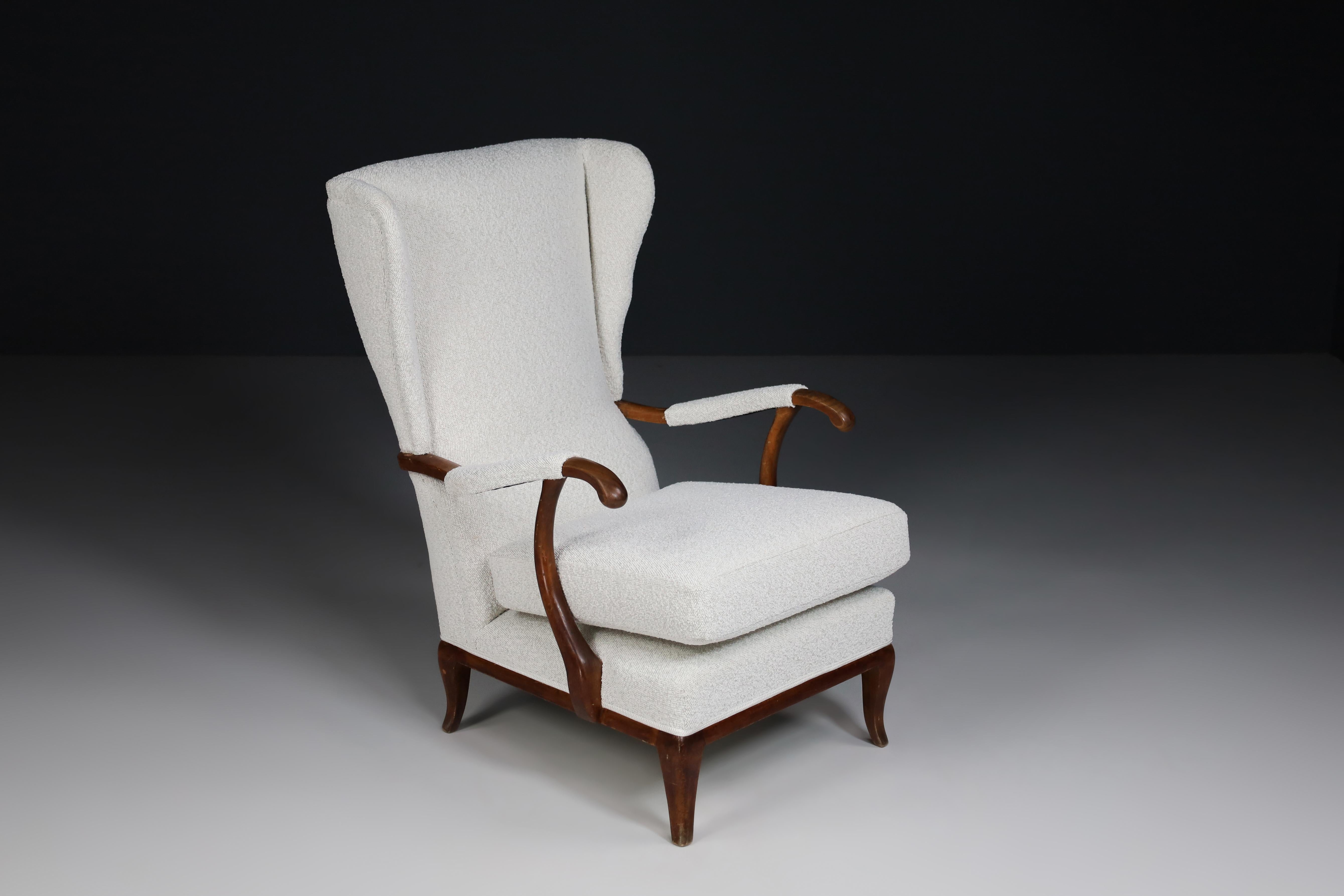 Mid-Century Modern Wingback Armchair by Paolo Buffa Reupholstered in Bouclé Fabric, Italy 1940s  Th For Sale