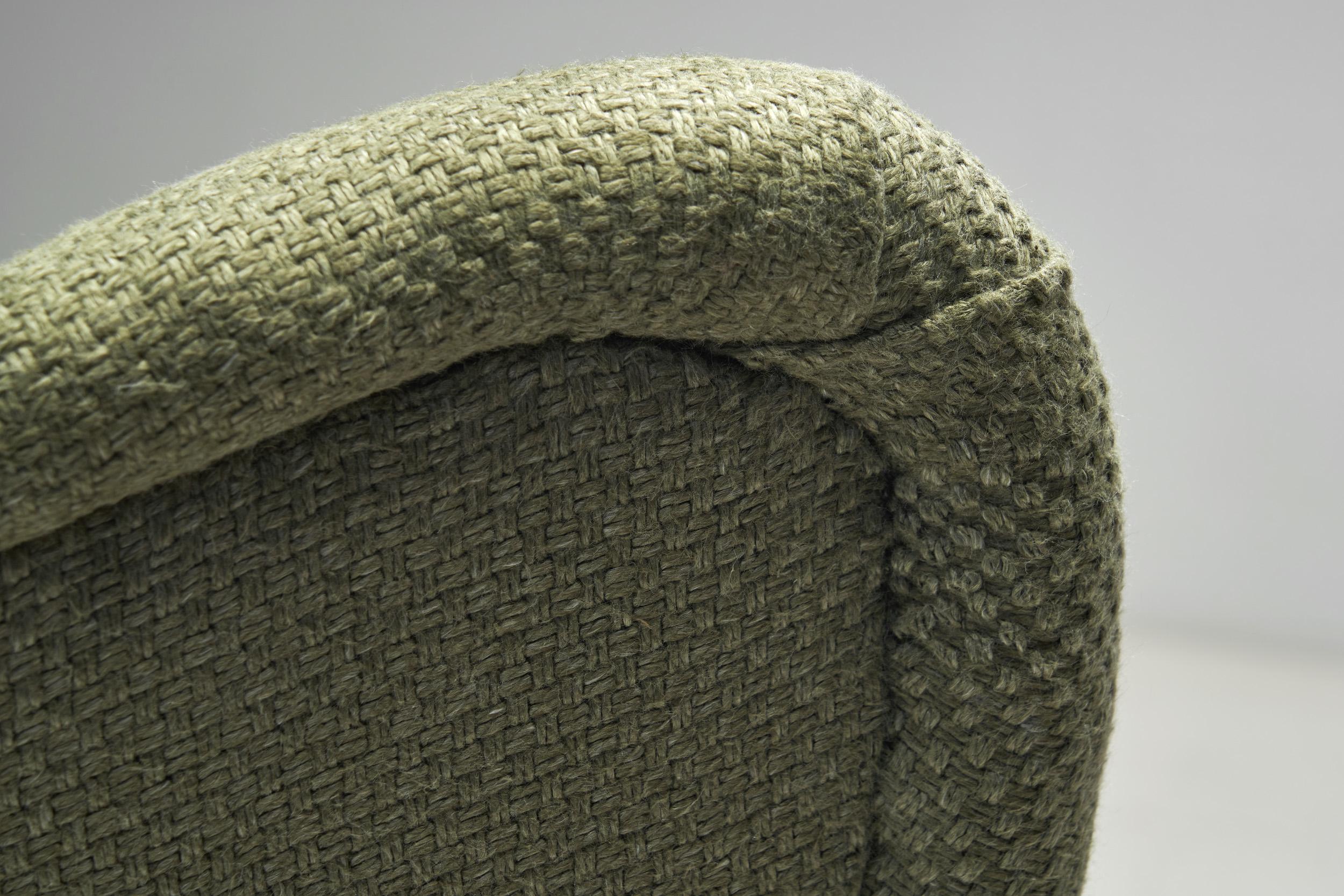 Fauteuil Wingback tapissé en vert foncé, Europe, milieu du 20e siècle en vente 1