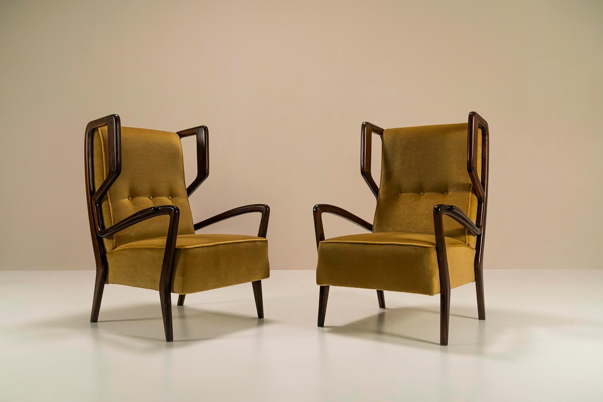 Mid-Century Modern Wingback Armchairs In Poplar And Mohair By Orlando Orlandi, Italy 1950's For Sale