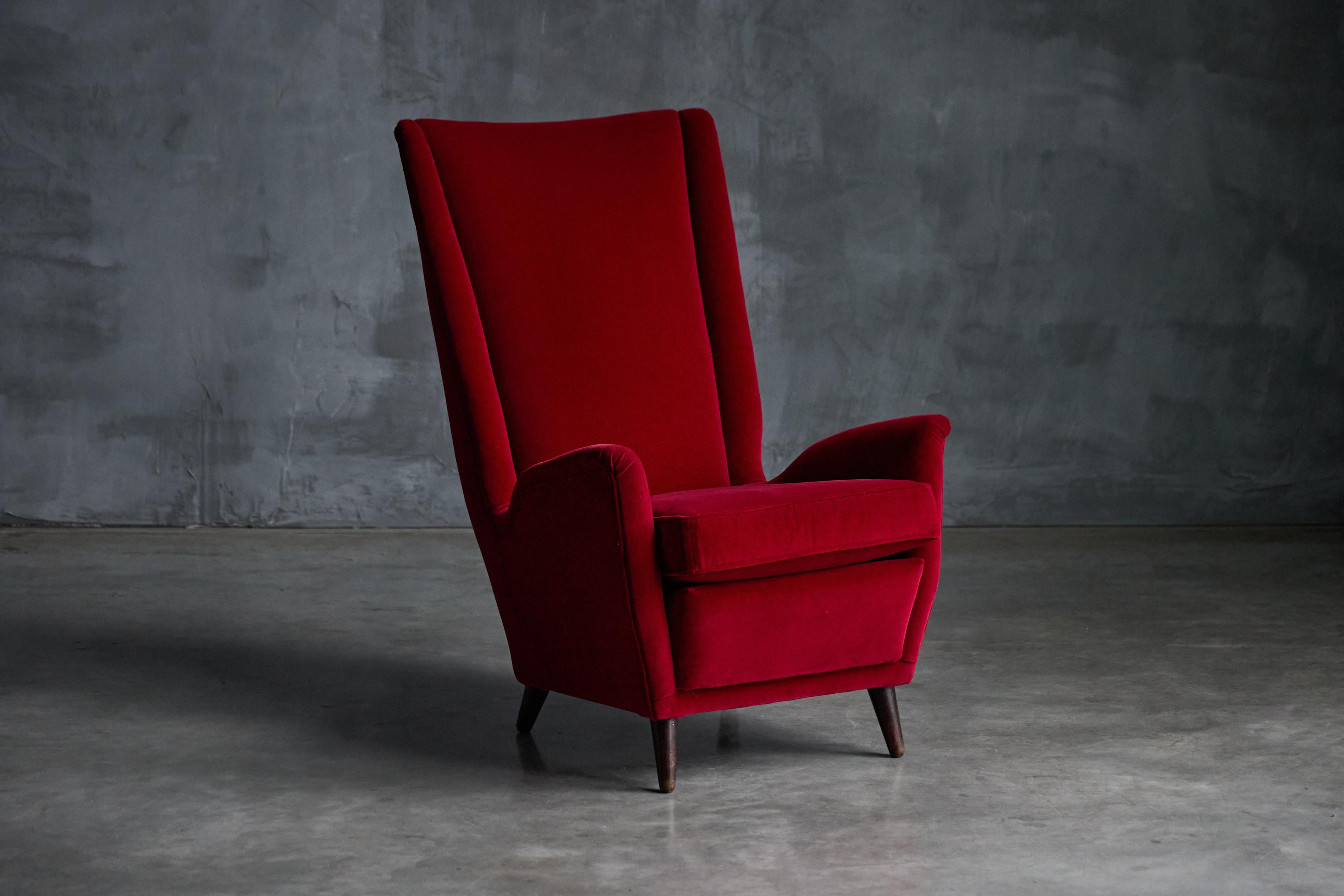 Mid-20th Century Wingback Armchairs in Red Velvet by Gio Ponti, Italy, 1950s For Sale