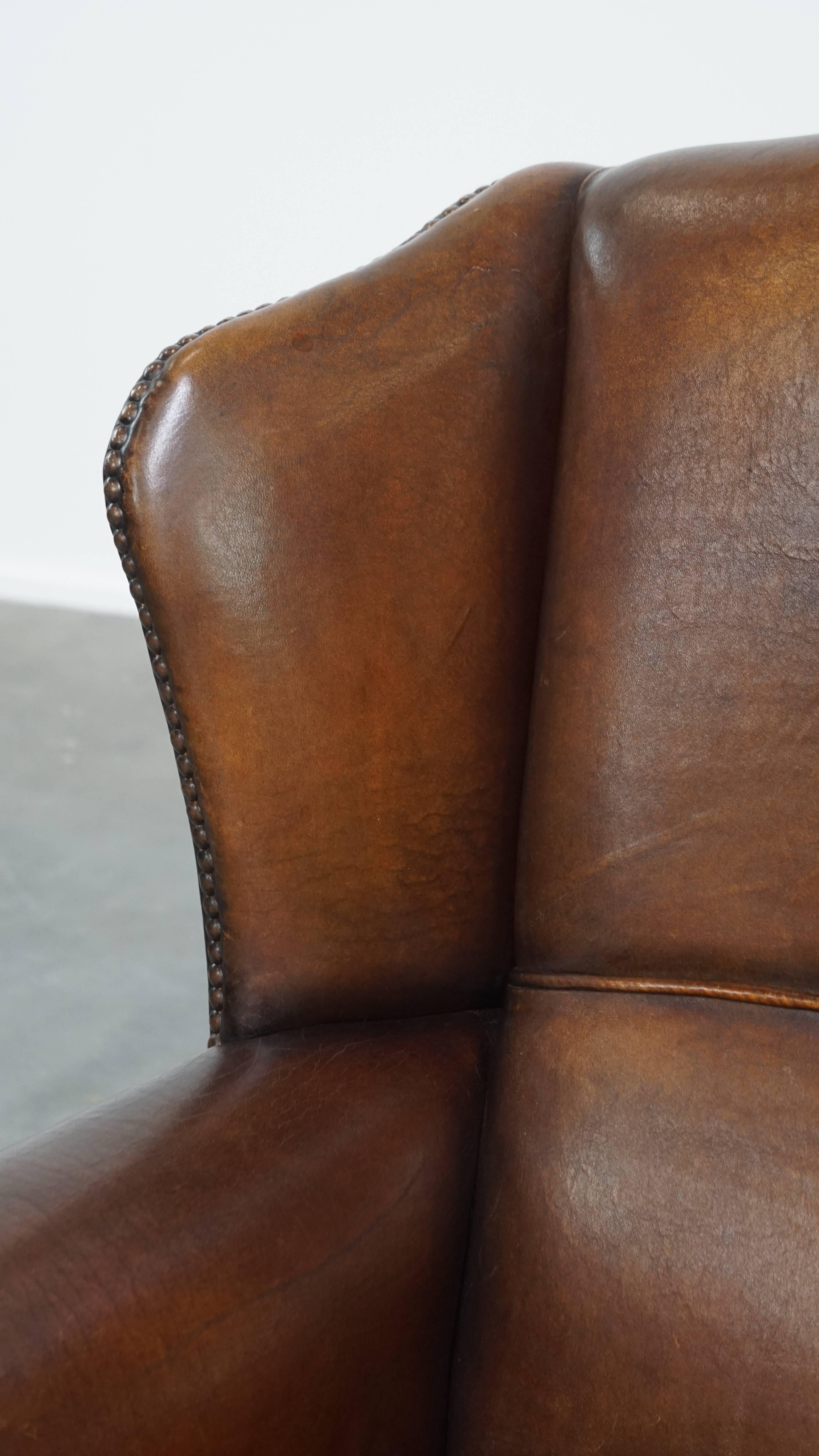 Ohrensessel aus Schafsleder im Angebot 6