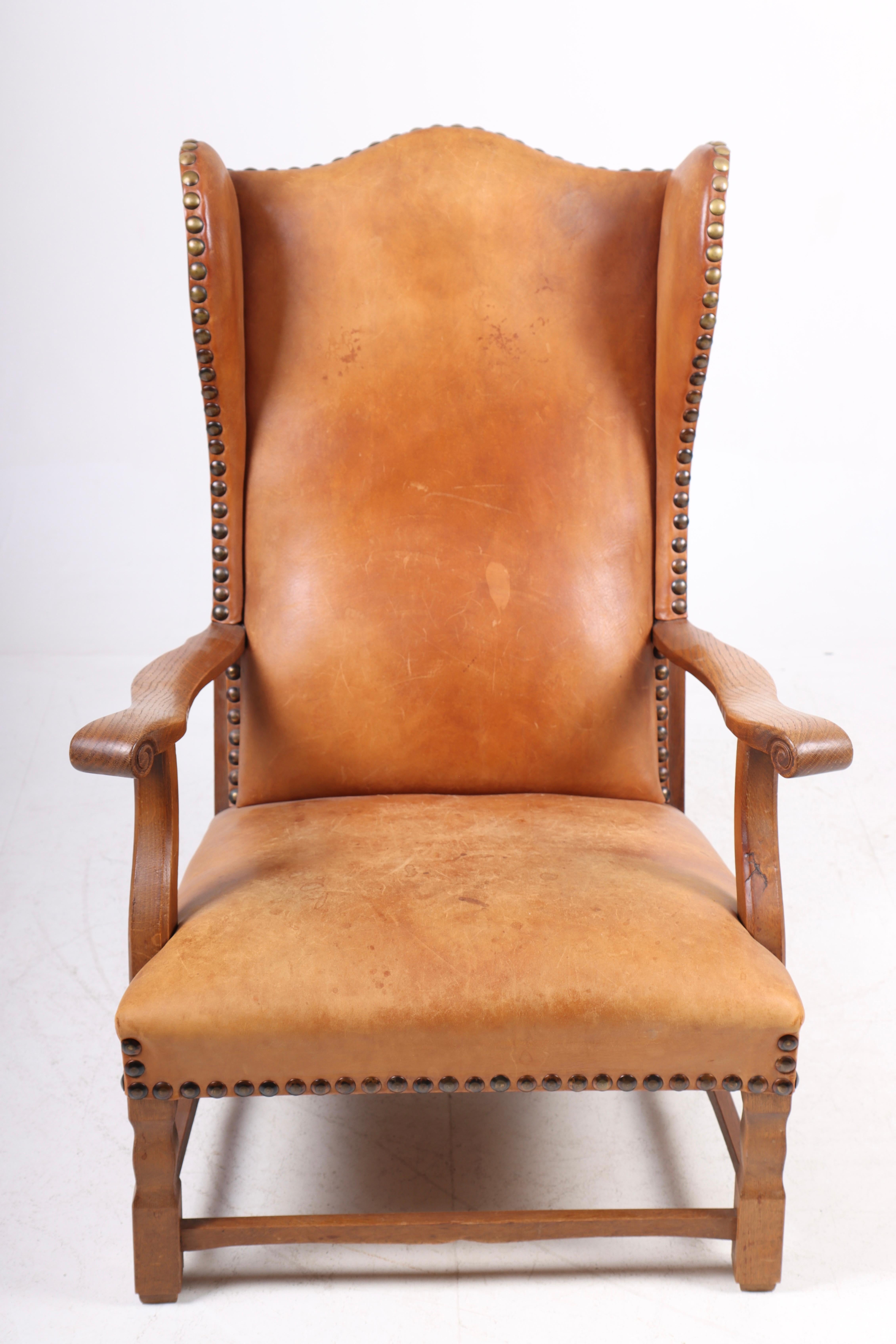 Silla reclinable de roble macizo y cuero diseñada y fabricada por un ebanista danés. Gran condición.