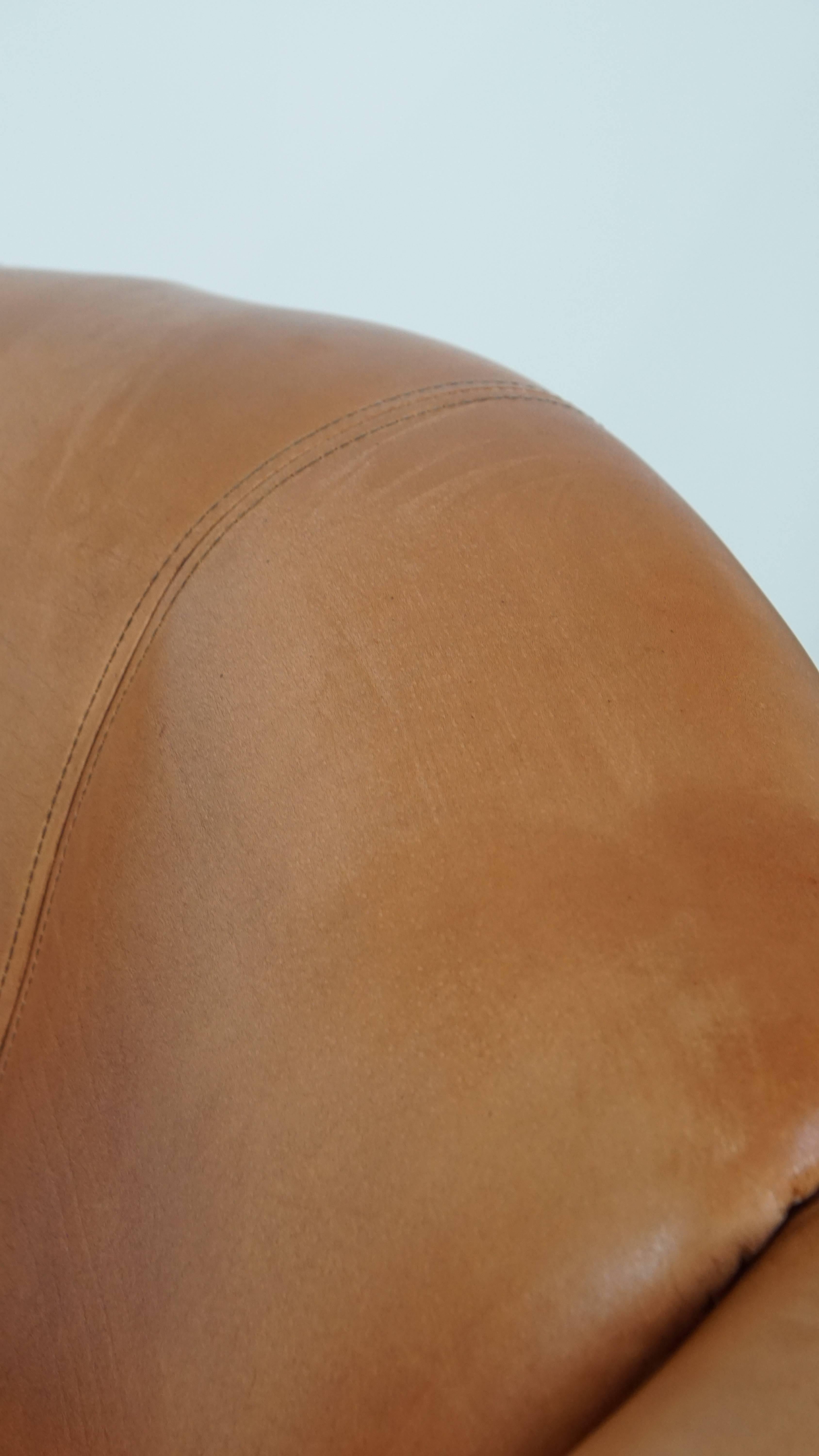 Chaise Wingback en cuir de vachette en vente 7