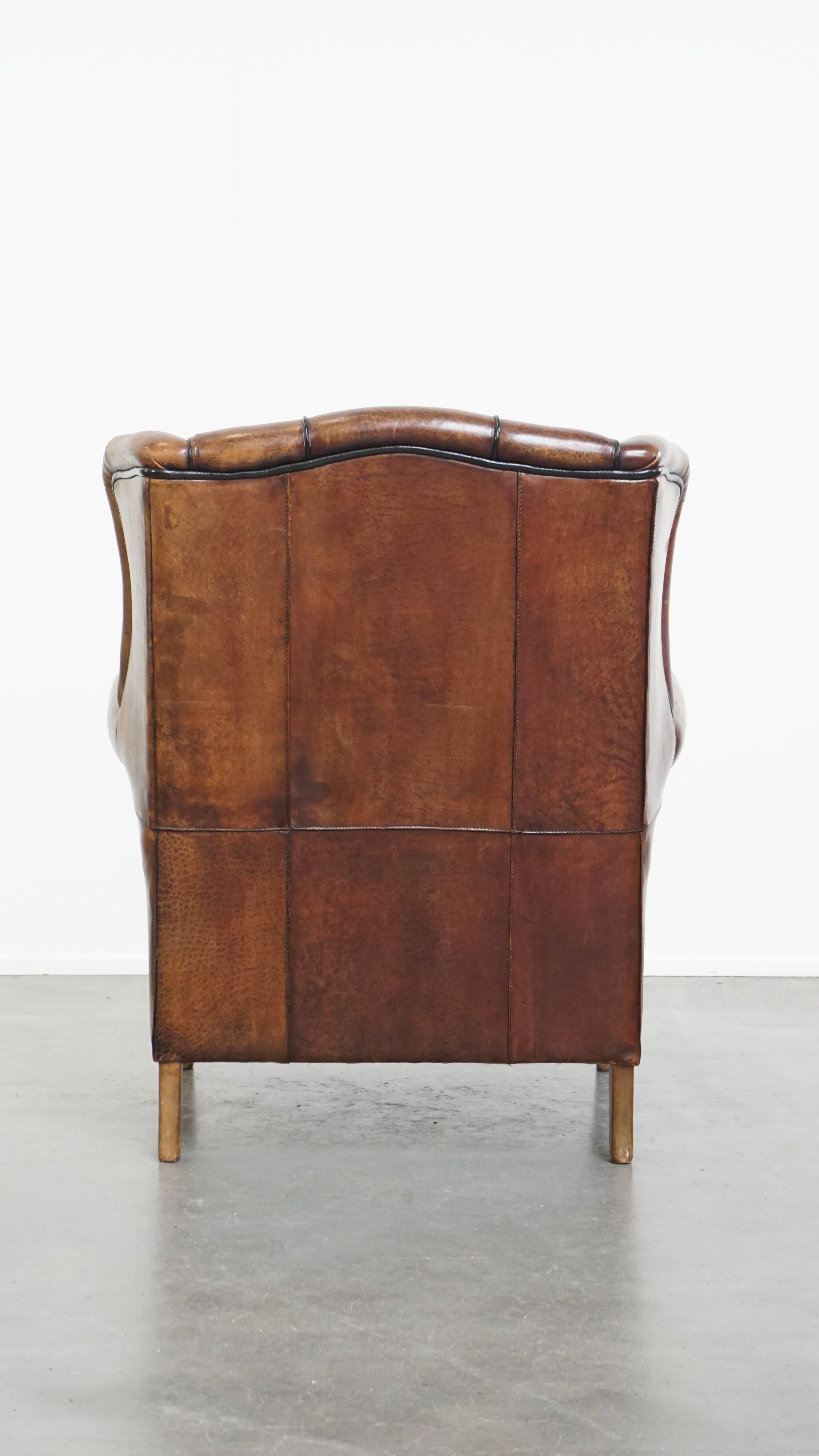 Fatto a mano Sedia Wingback in pelle di pecora in vendita