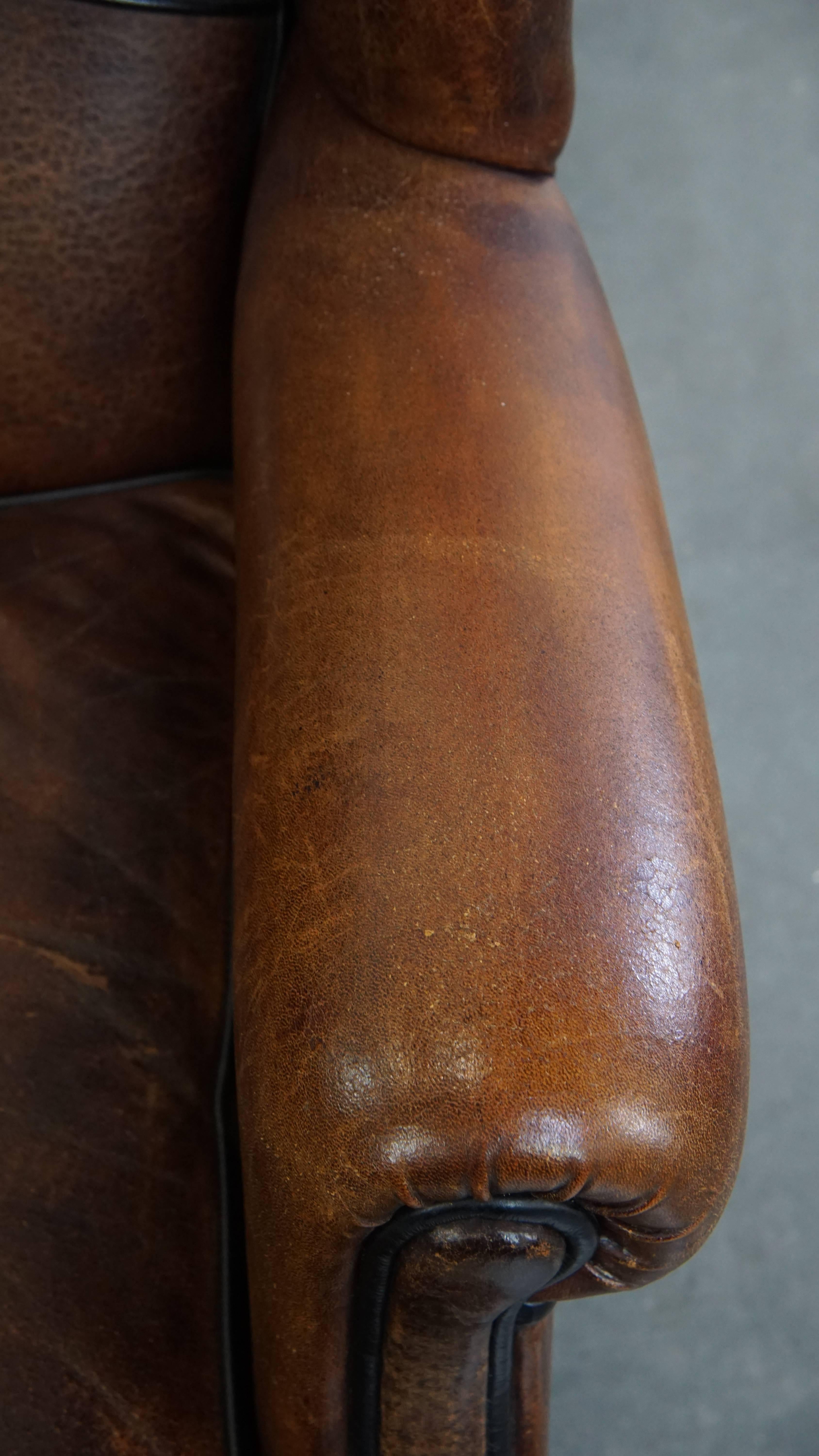 Sedia Wingback in pelle di pecora in vendita 1