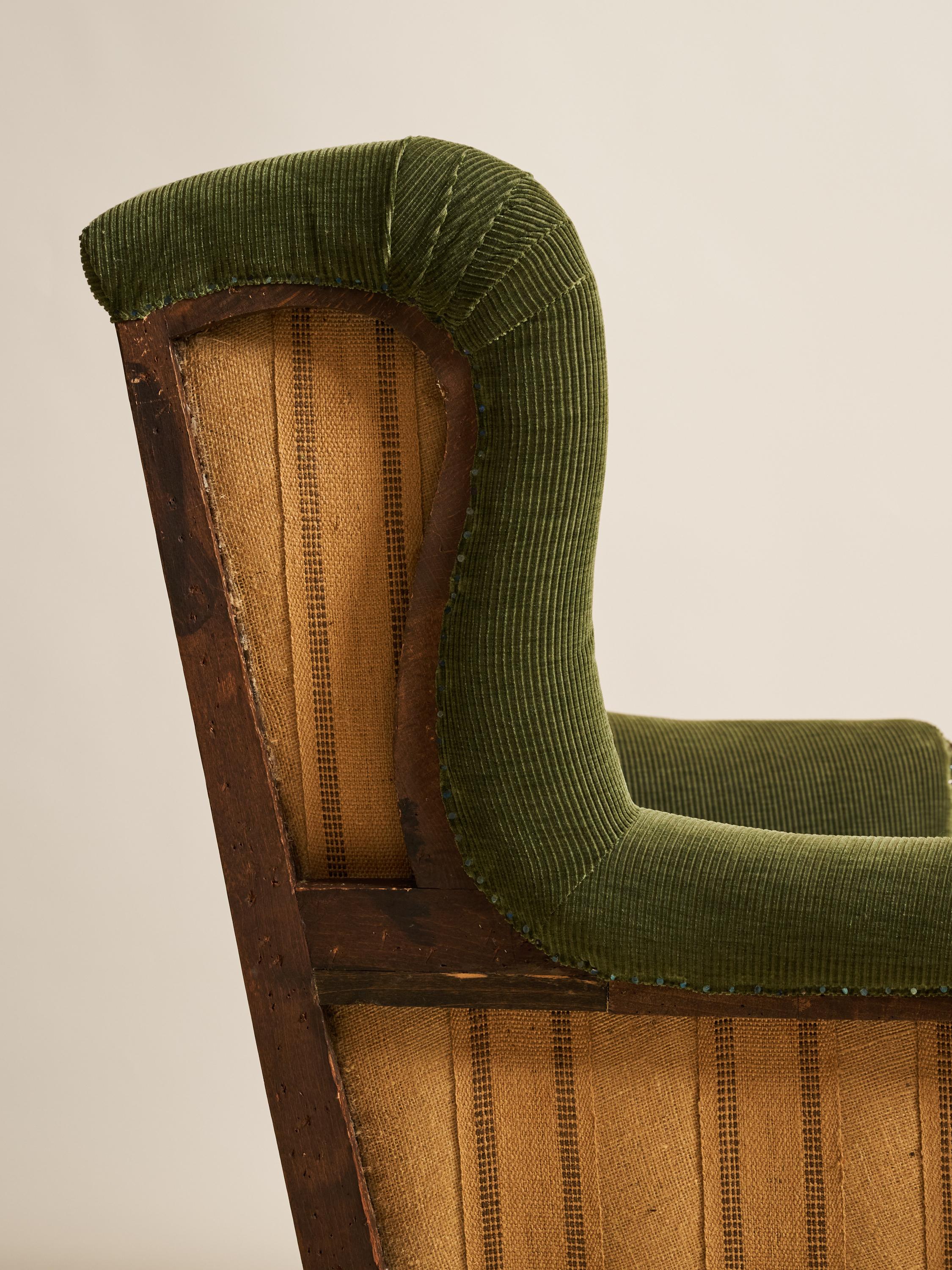 Chaise à dossier tapissée de velours vert, France, 1930-1939 en vente 4