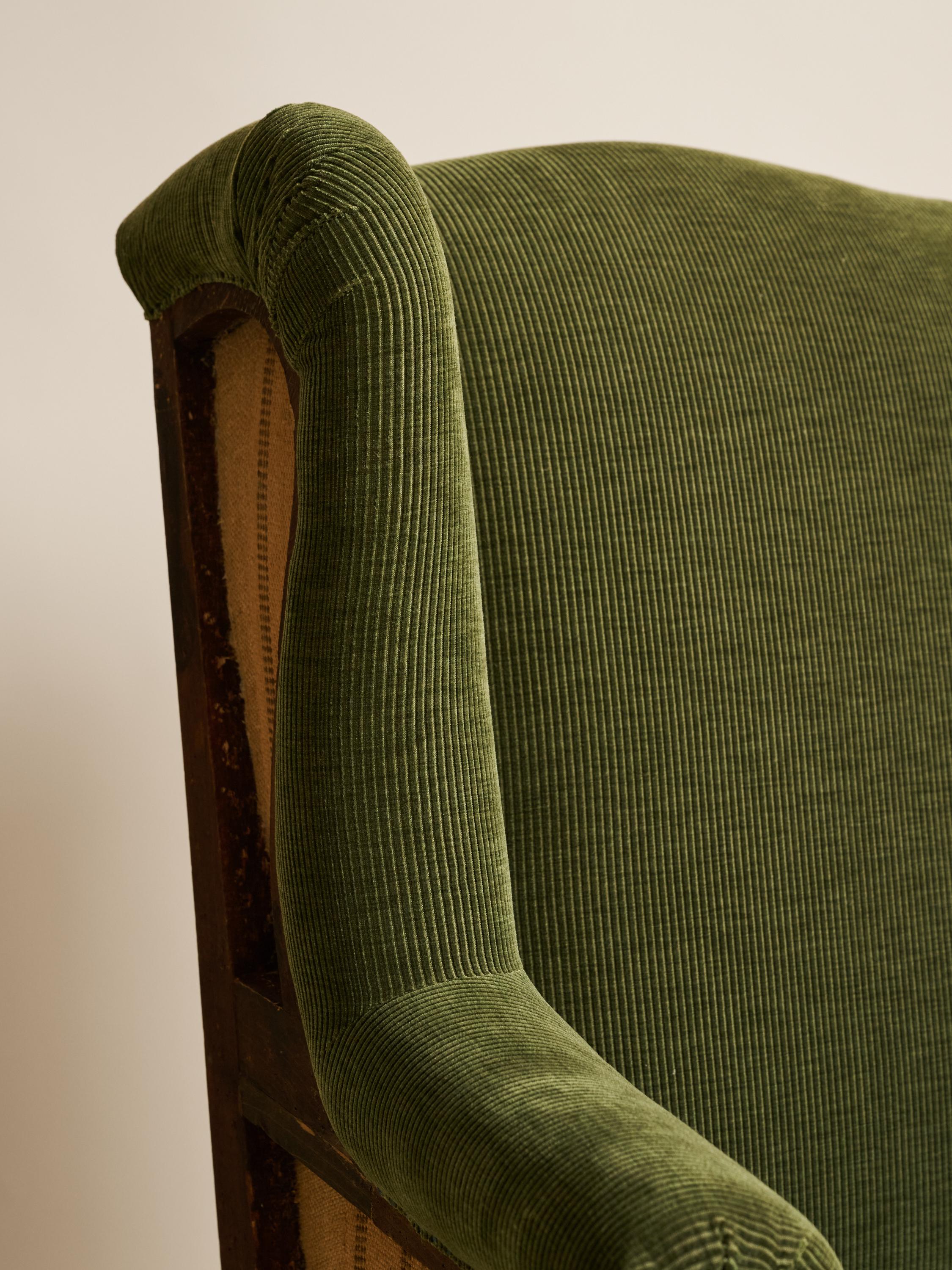 Tissu d'ameublement Chaise à dossier tapissée de velours vert, France, 1930-1939 en vente