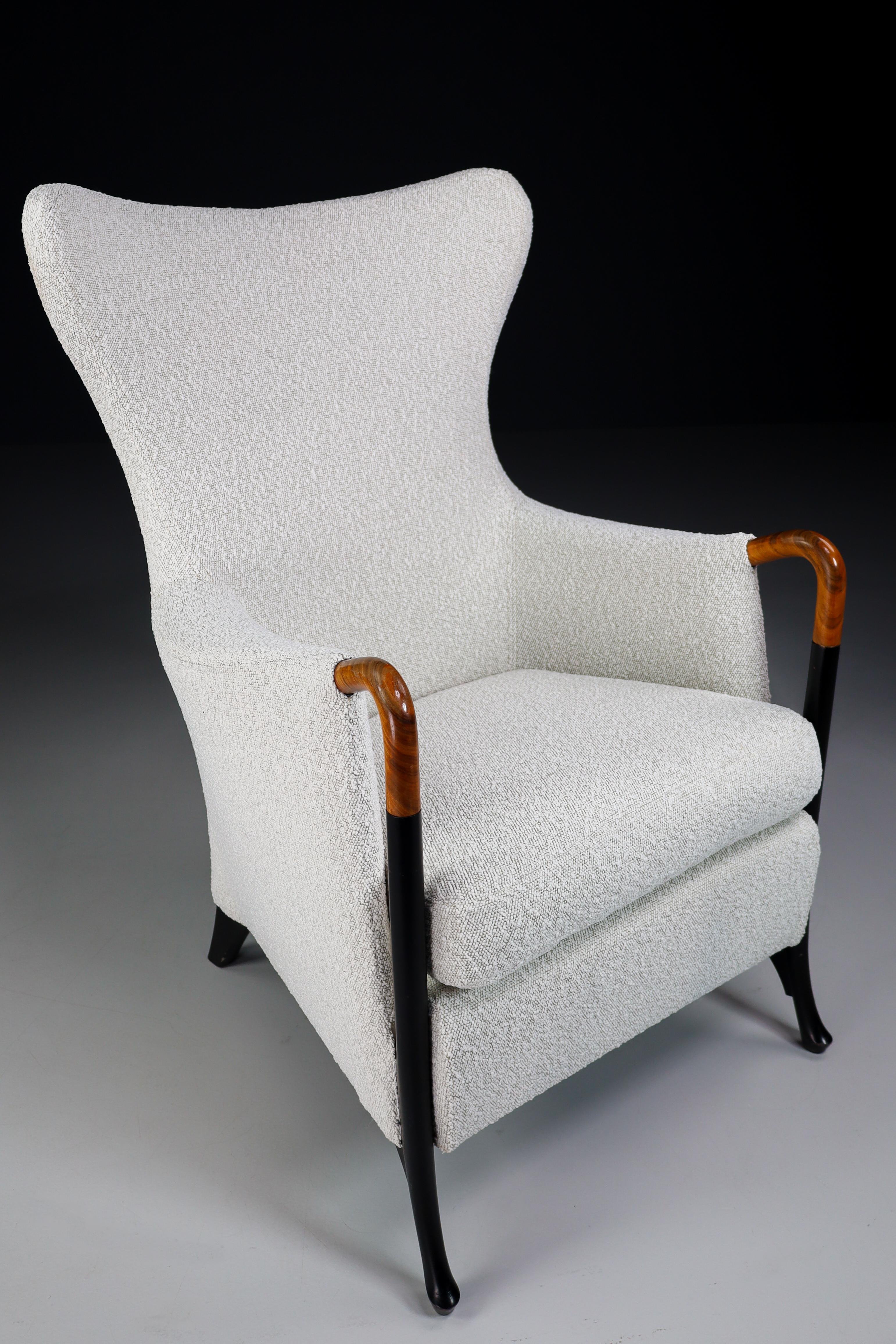 Modern Wingback Chairs by Umberto Asnago for Giorgetti / Progetti in Bouclé Wool Fabric For Sale