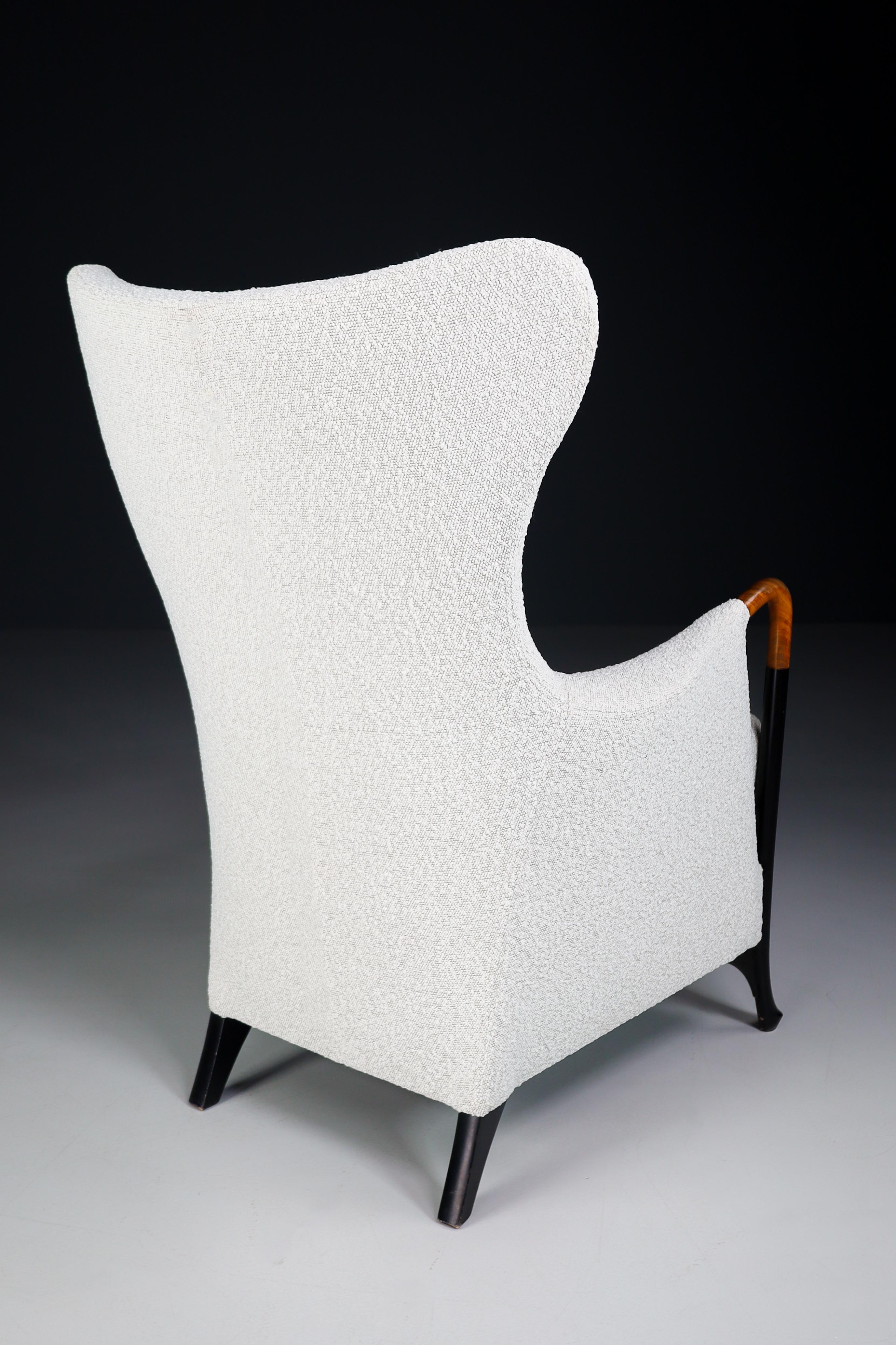 Chaises Wingback d'Umberto Asnago pour Giorgetti / Progetti en tissu de laine Boucl Bon état - En vente à Almelo, NL