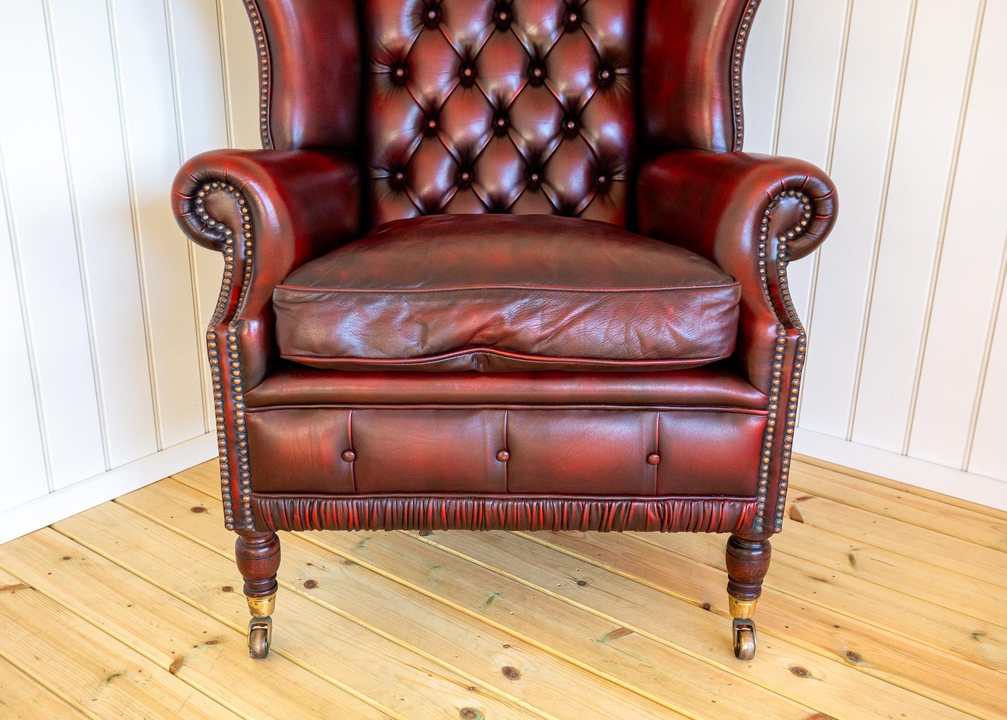 Fauteuil Chesterfield à dossier de style géorgien rouge sang-de-bœuf Harrods 1990 Fireside en vente 1