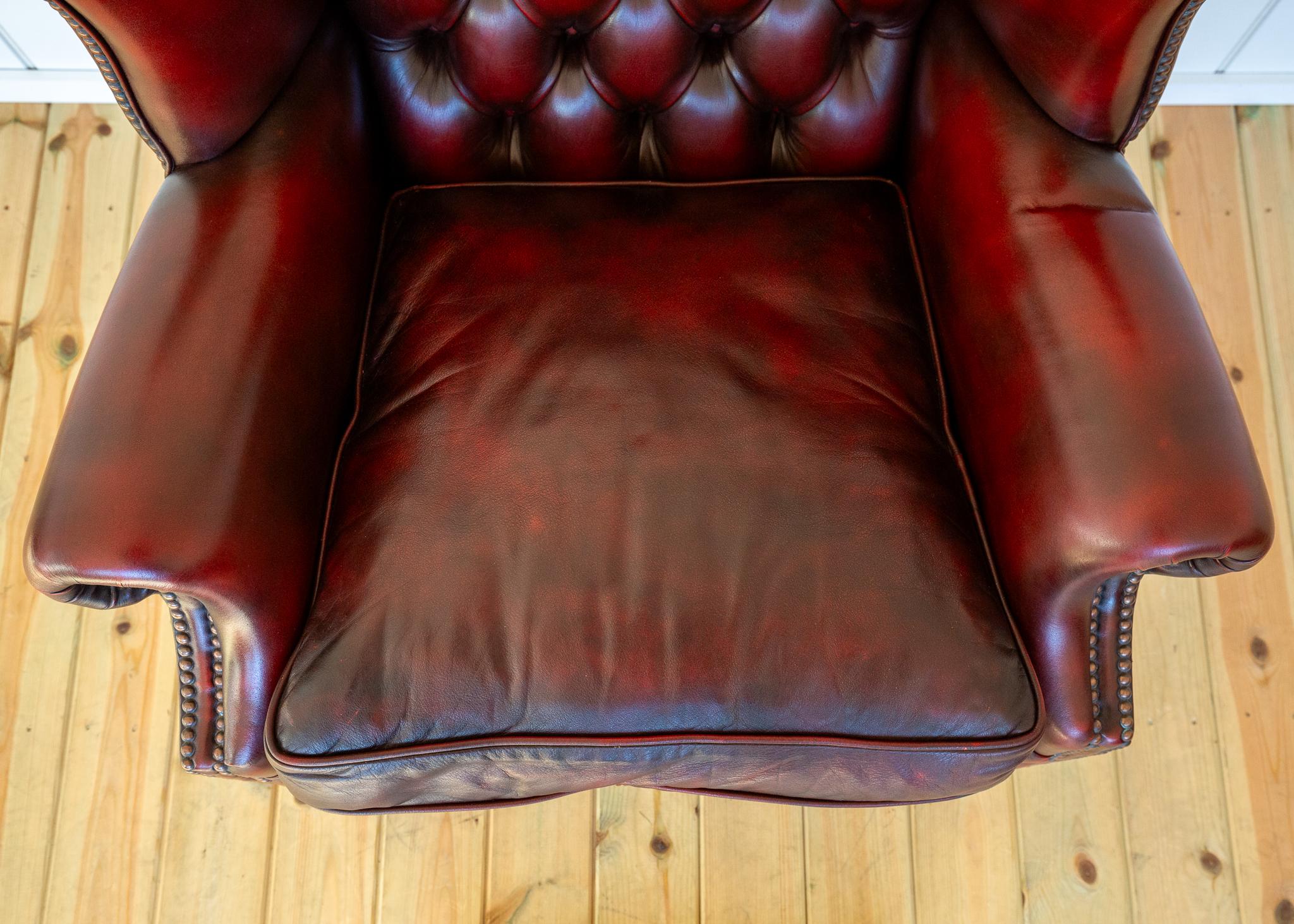 Fauteuil Chesterfield à dossier de style géorgien rouge sang-de-bœuf Harrods 1990 Fireside en vente 4