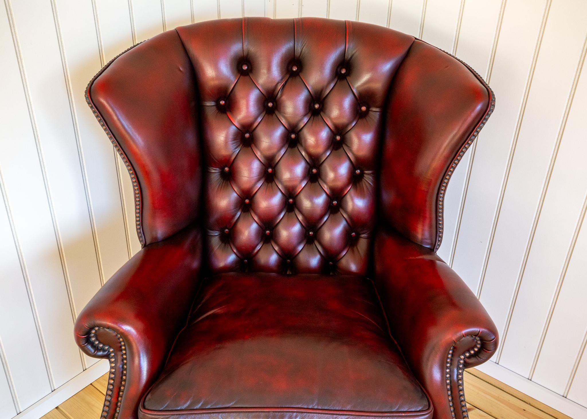 Fauteuil Chesterfield à dossier de style géorgien rouge sang-de-bœuf Harrods 1990 Fireside en vente 8