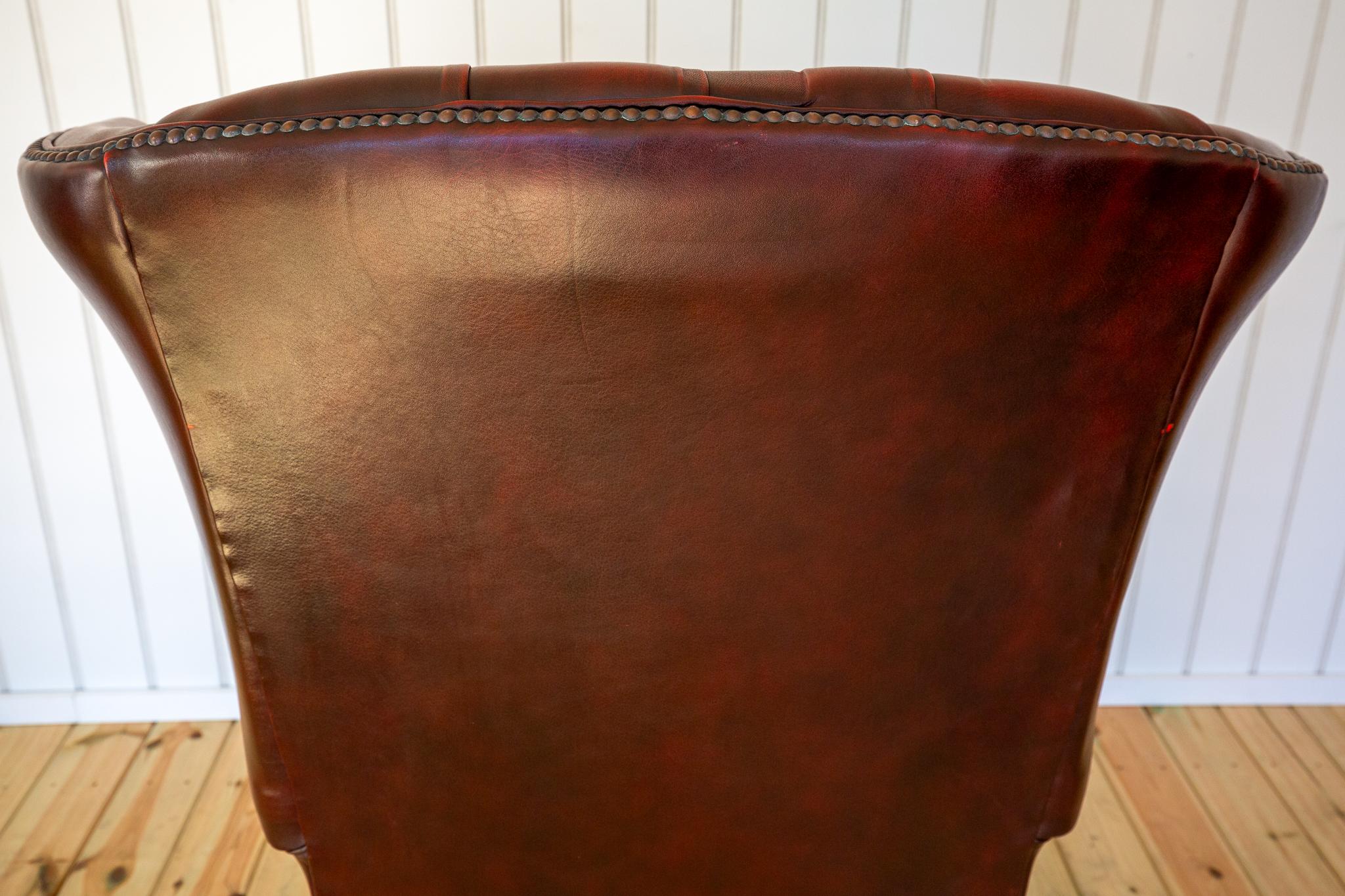 Fauteuil Chesterfield à dossier de style géorgien rouge sang-de-bœuf Harrods 1990 Fireside en vente 9