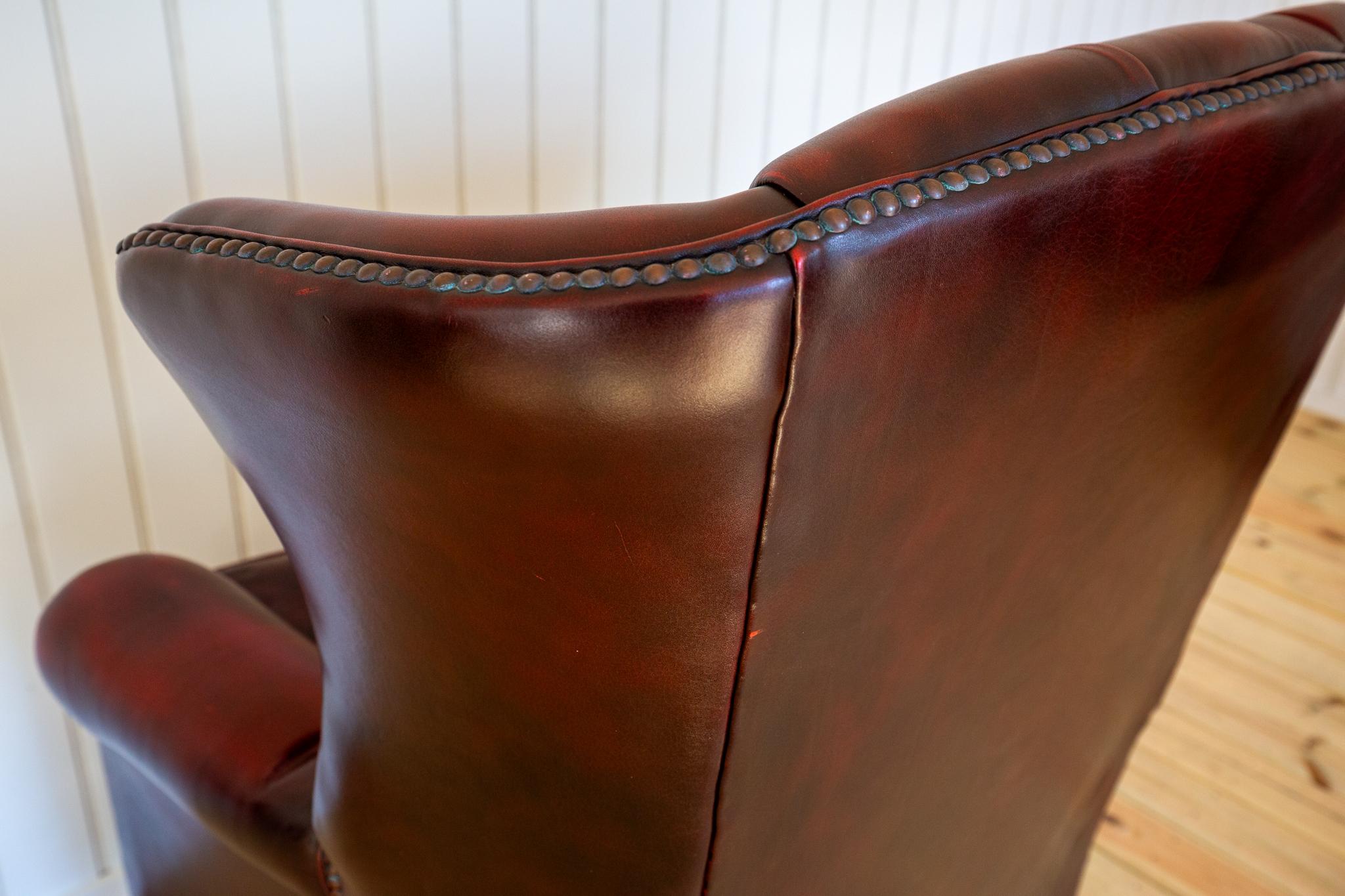 Fauteuil Chesterfield à dossier de style géorgien rouge sang-de-bœuf Harrods 1990 Fireside en vente 11