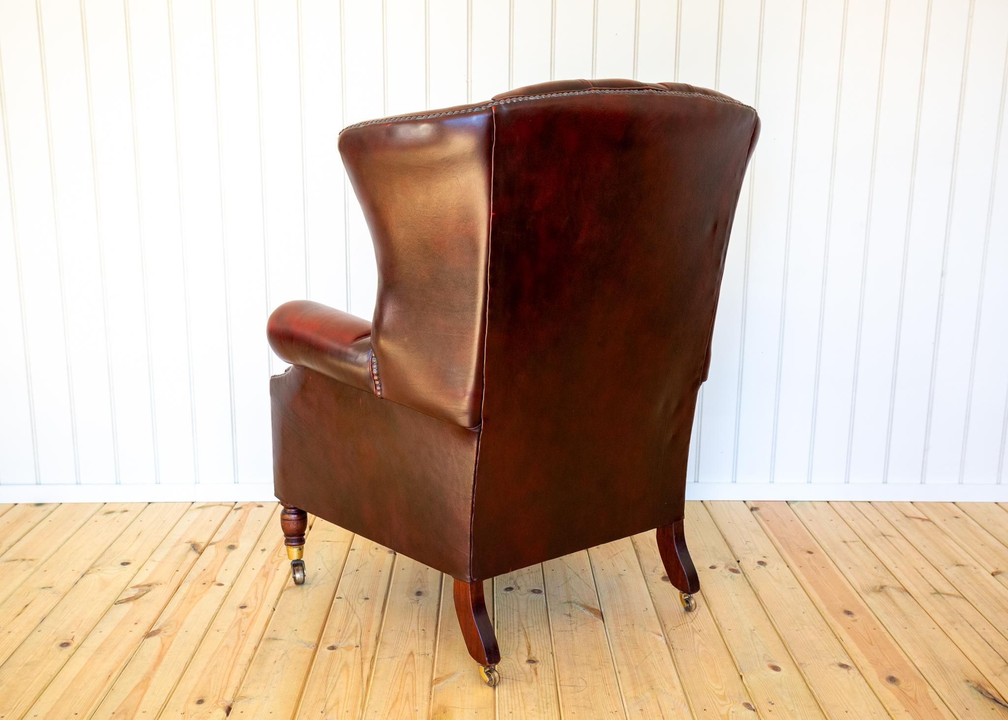 Fauteuil Chesterfield à dossier de style géorgien rouge sang-de-bœuf Harrods 1990 Fireside Bon état - En vente à London, GB
