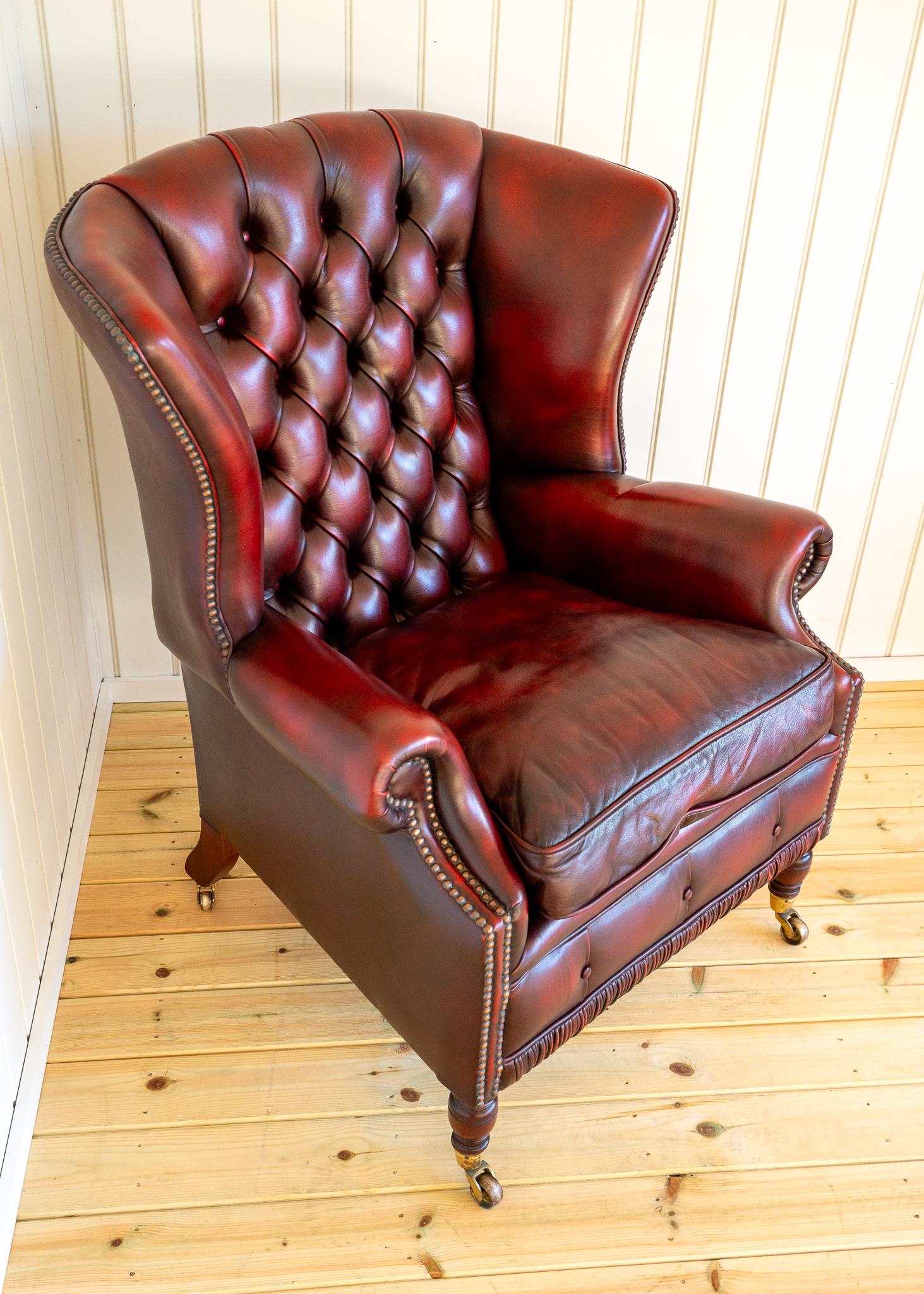 Fauteuil Chesterfield à dossier de style géorgien rouge sang-de-bœuf Harrods 1990 Fireside en vente 6