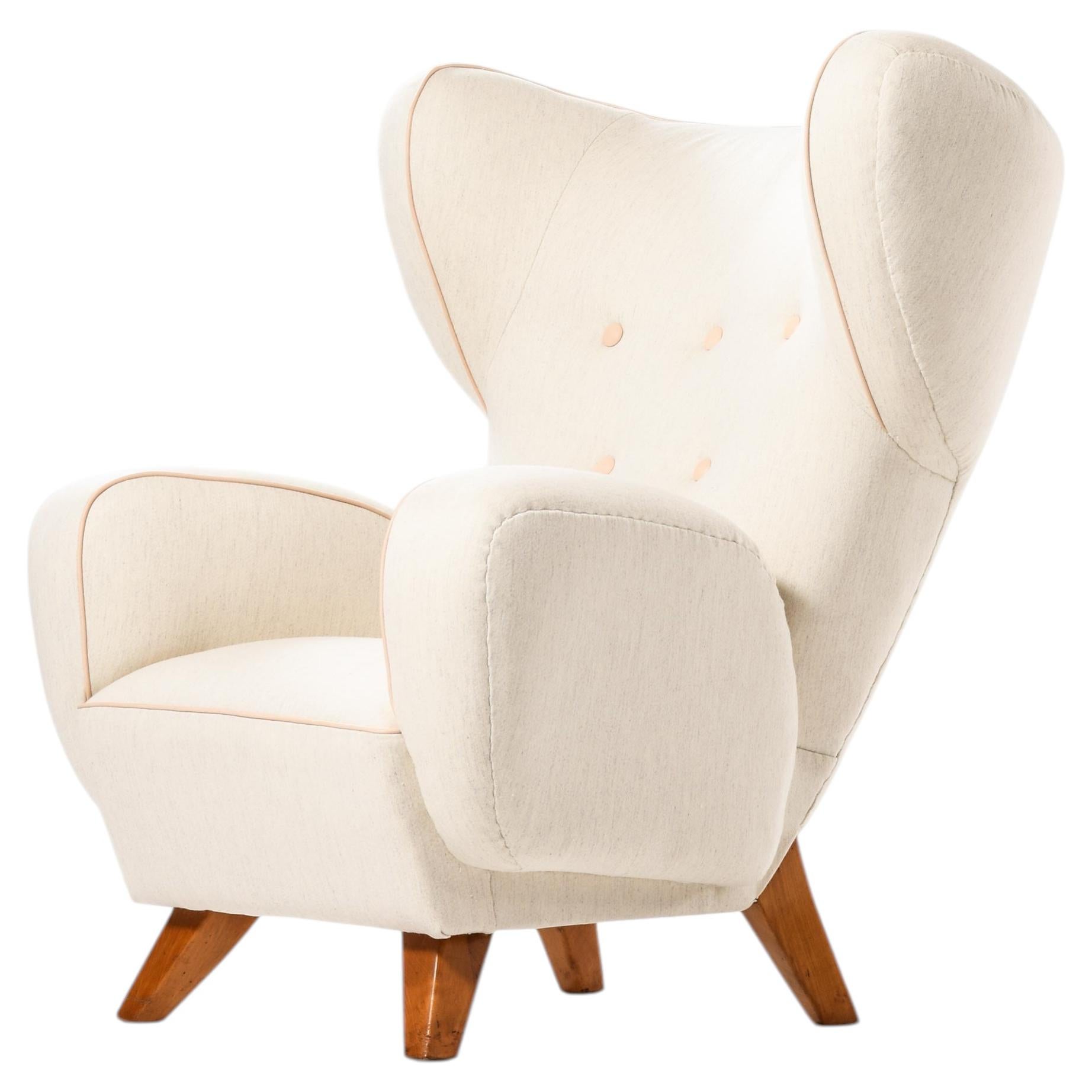 Wingback Easy Chair in Elm and Fabric, 1940s
