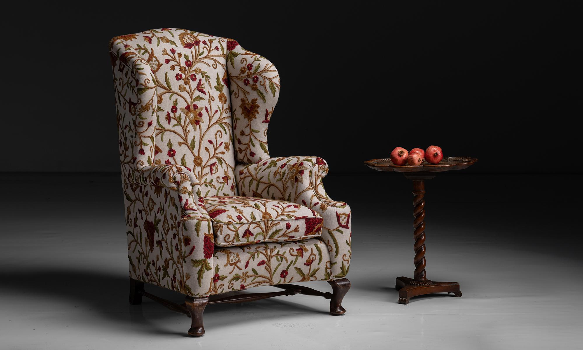 Wingback in Floral Linen

England circa 1890

Newly upholstered in linen blend.

32”w x 35”d x 48”h x 17”seat