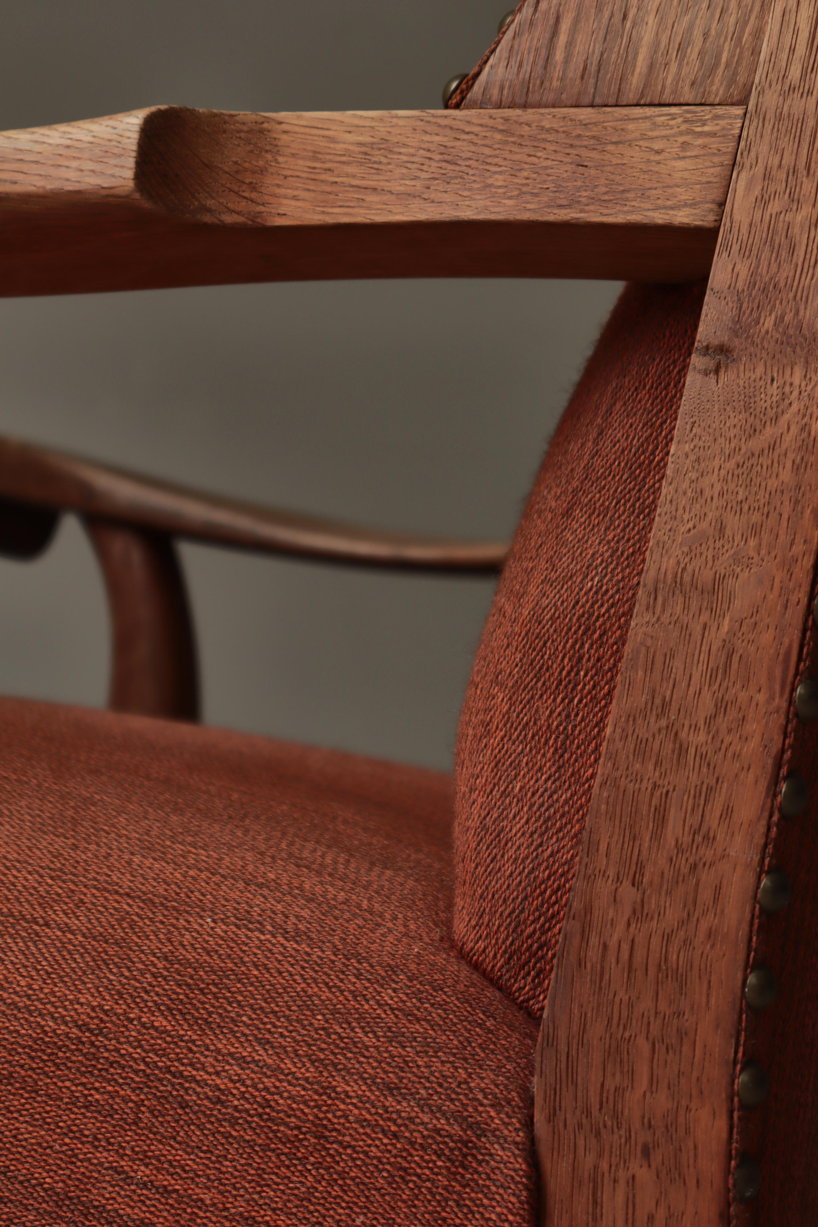 Silla Lounge Wingback de roble macizo y lana de ebanista danés, década de 1940 en venta 4
