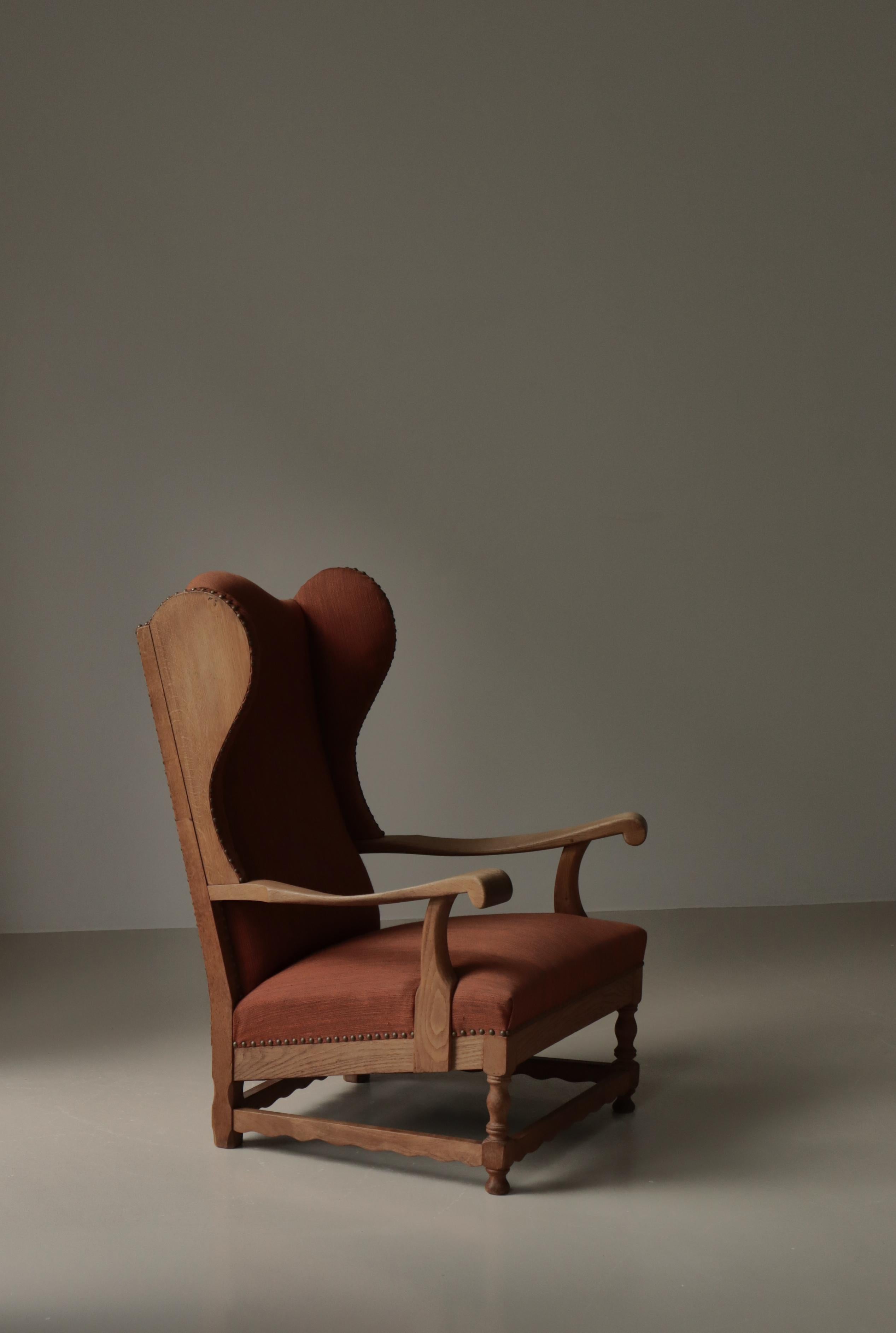 Silla Lounge Wingback de roble macizo y lana de ebanista danés, década de 1940 Danés en venta