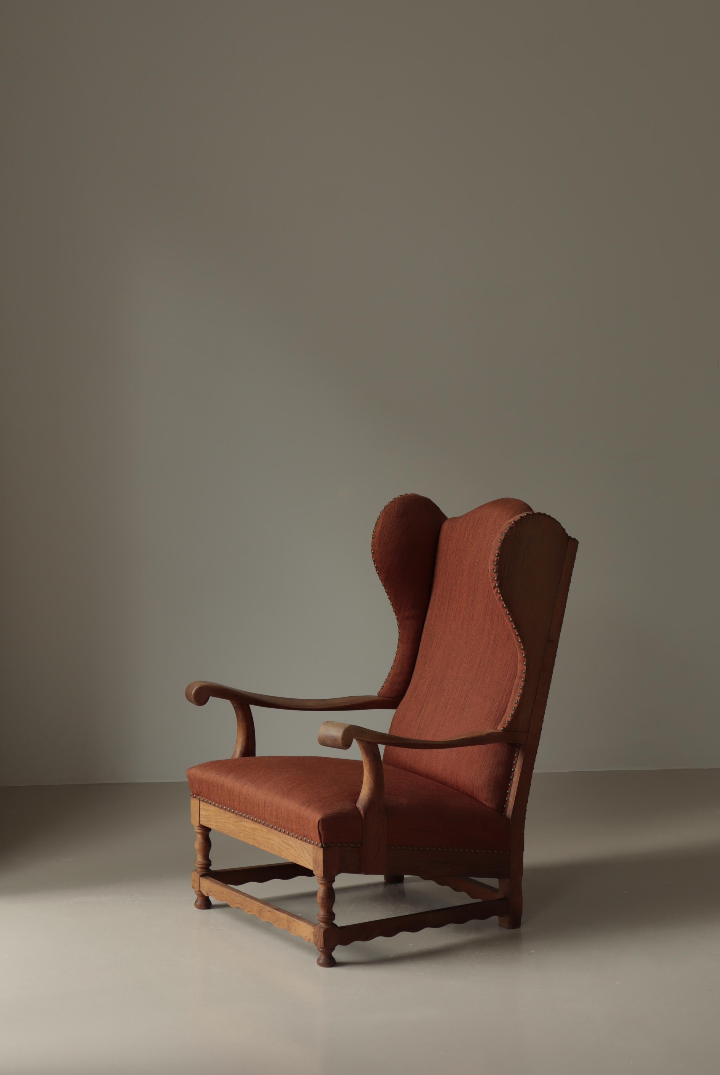 Silla Lounge Wingback de roble macizo y lana de ebanista danés, década de 1940 mediados del siglo XX en venta