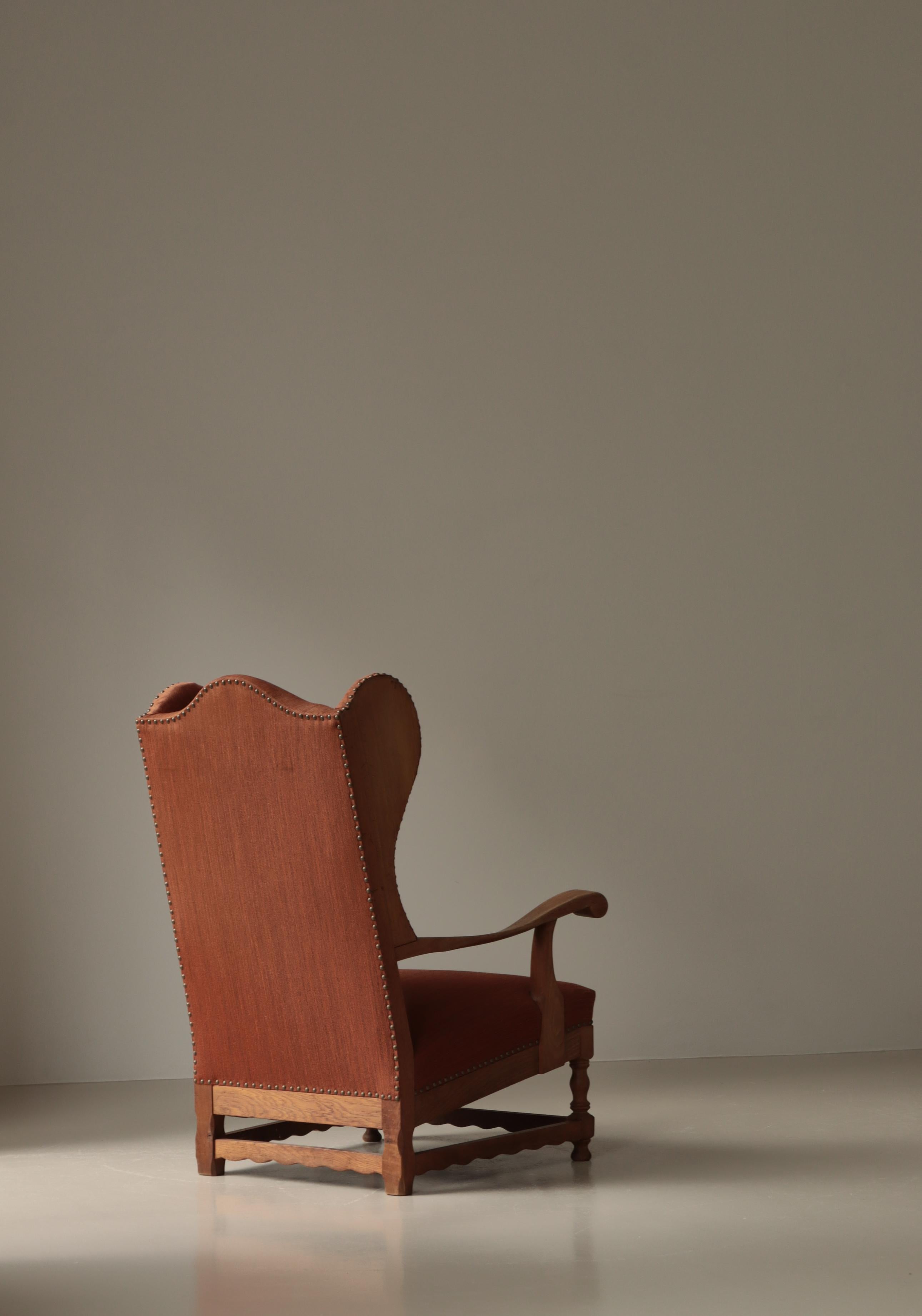 Silla Lounge Wingback de roble macizo y lana de ebanista danés, década de 1940 Piel de carnero en venta