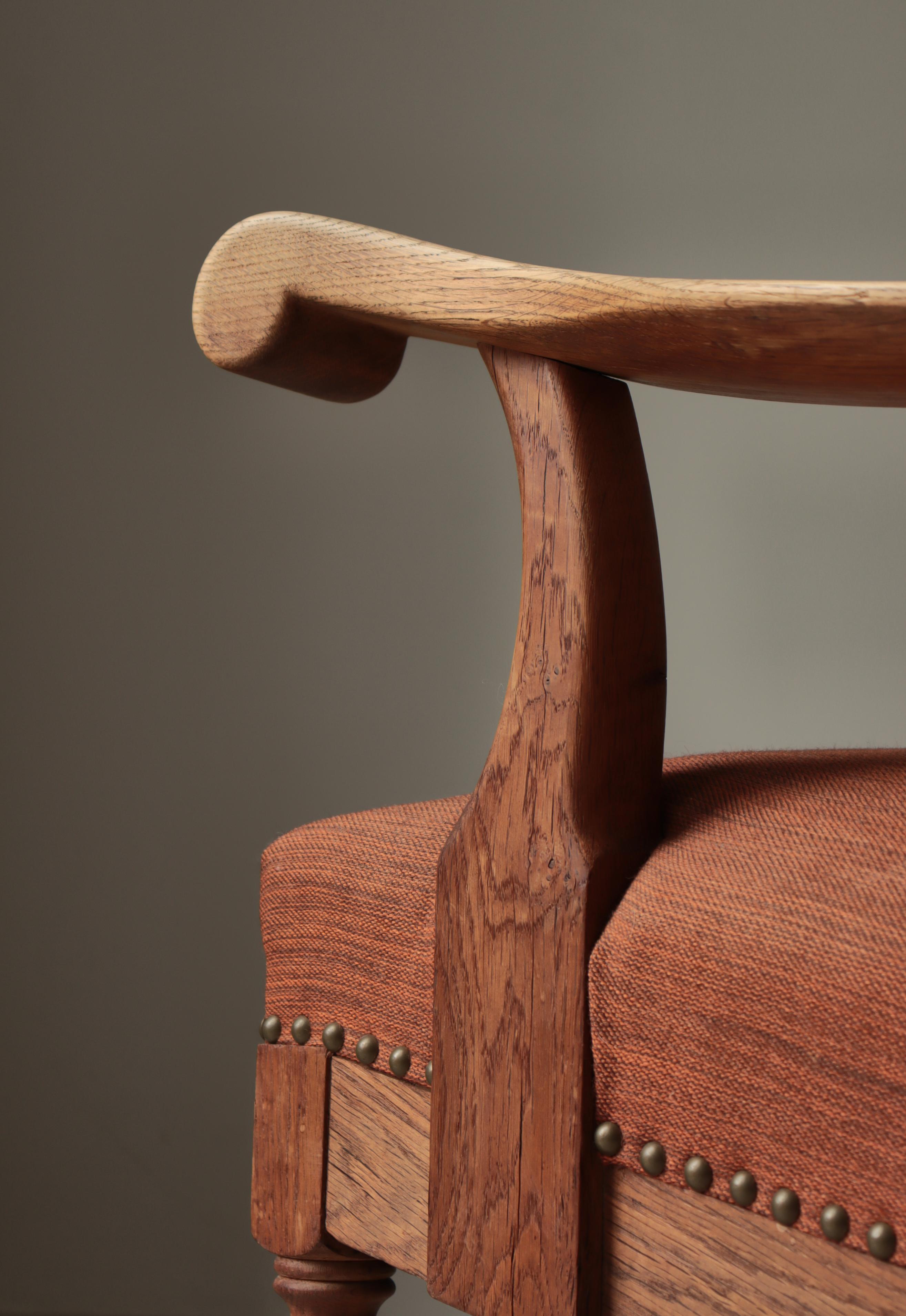 Silla Lounge Wingback de roble macizo y lana de ebanista danés, década de 1940 en venta 1