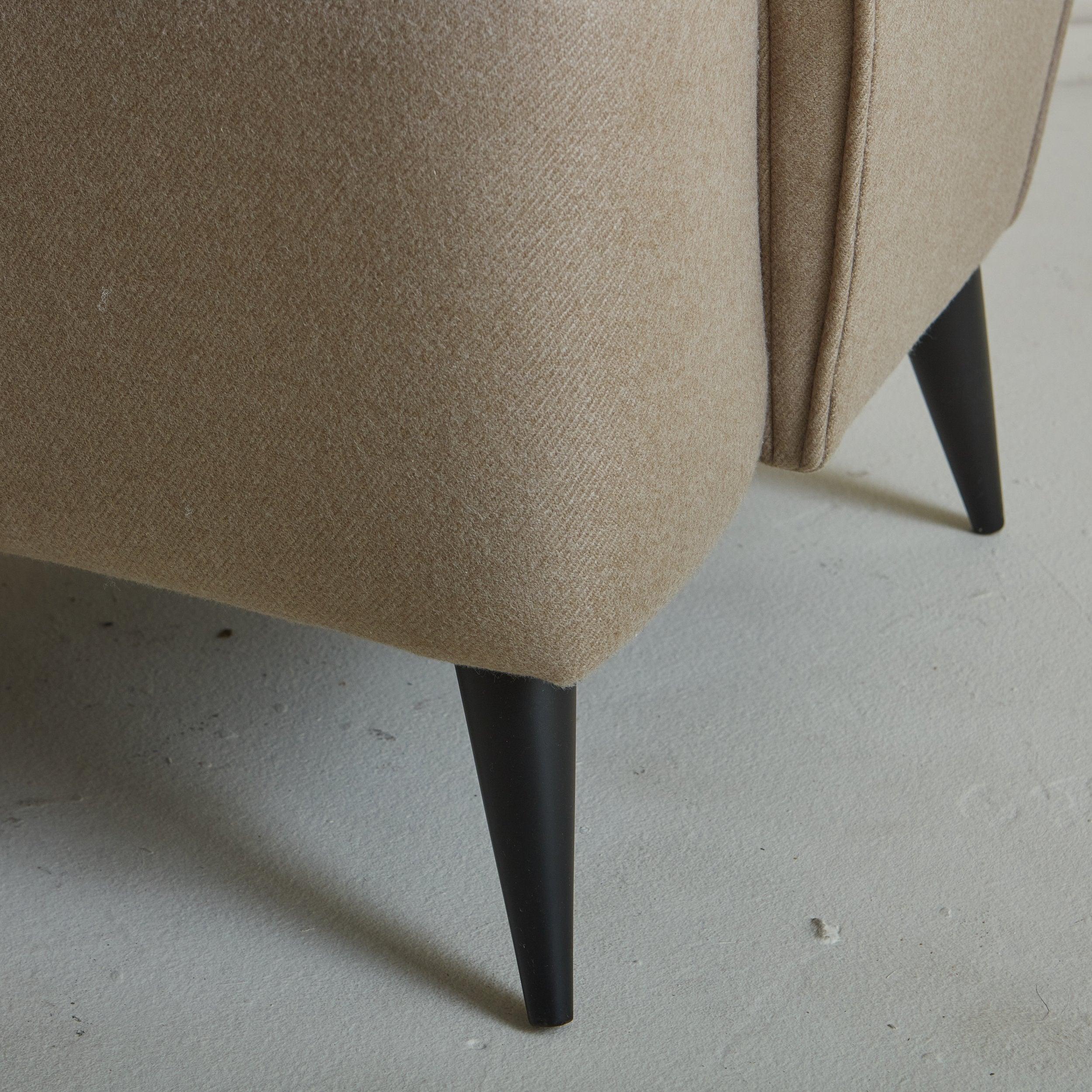 Wingback Lounge Chair in the Style of Paolo Buffa, Italy 1960s For Sale 3