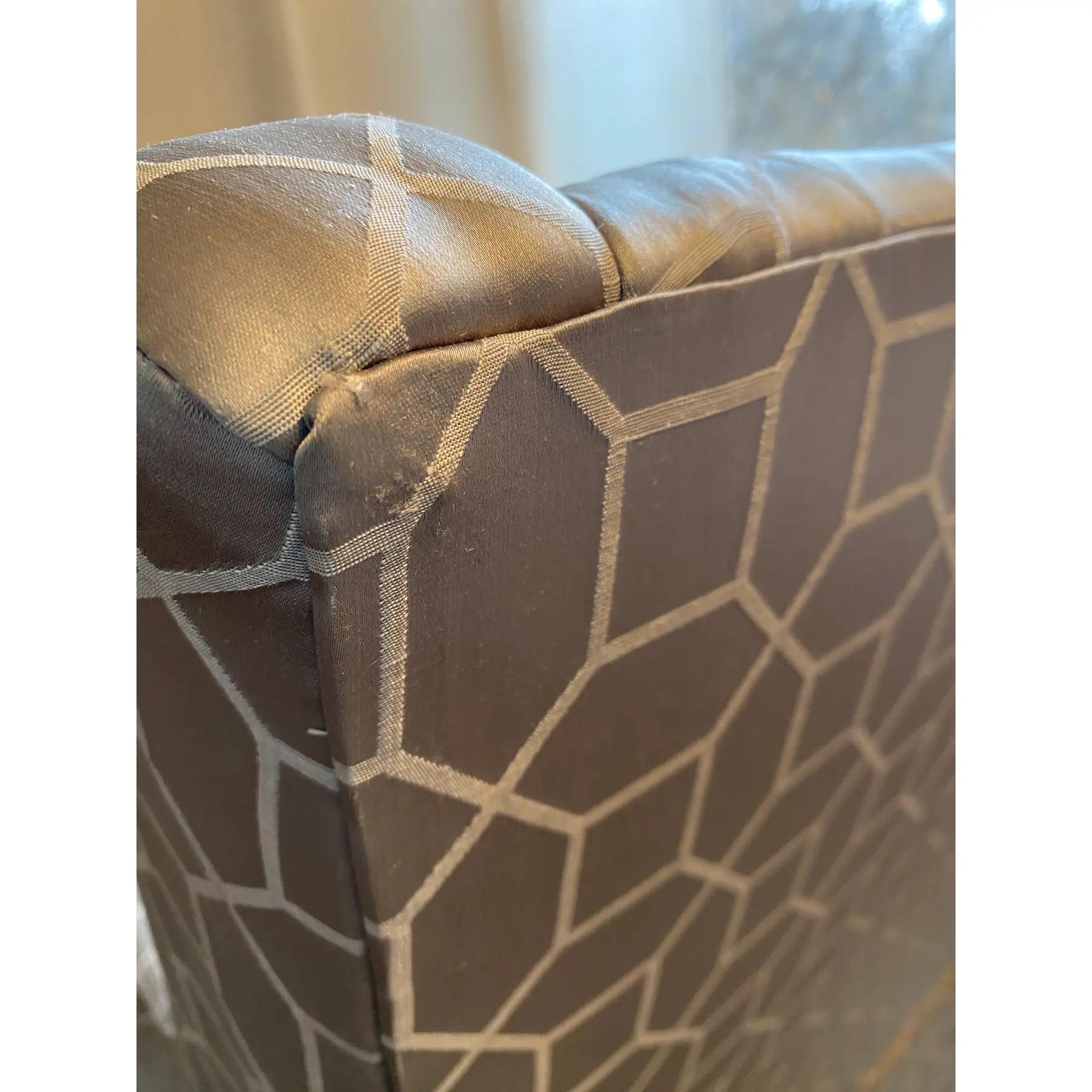 Sedie con gonna in stile Wingback, una coppia in vendita 5