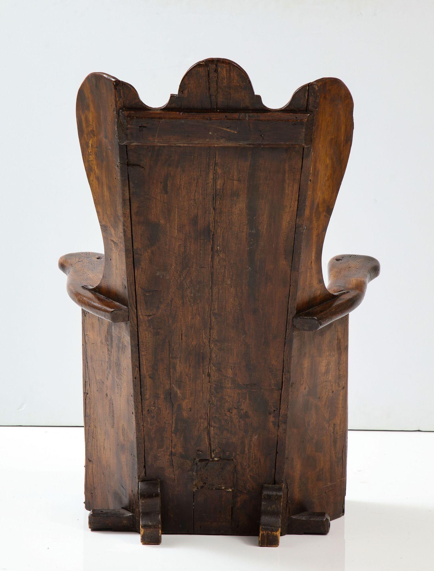 Lancashire Elm Lambing Chair In Good Condition In Greenwich, CT