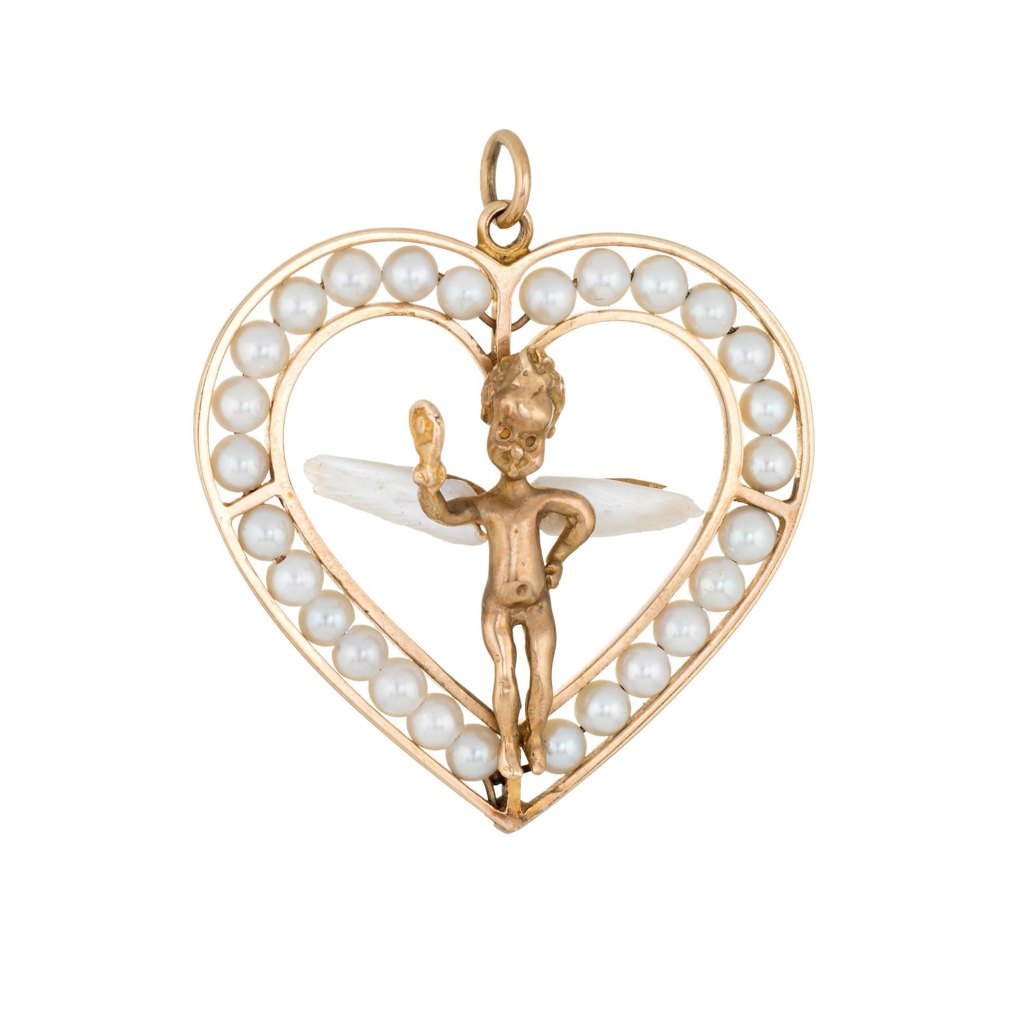 Winged Angel Heart Charm Vintage 14 Karat Gold Zuchtperlen-Cherub-Schmuck (Rundschliff) im Angebot