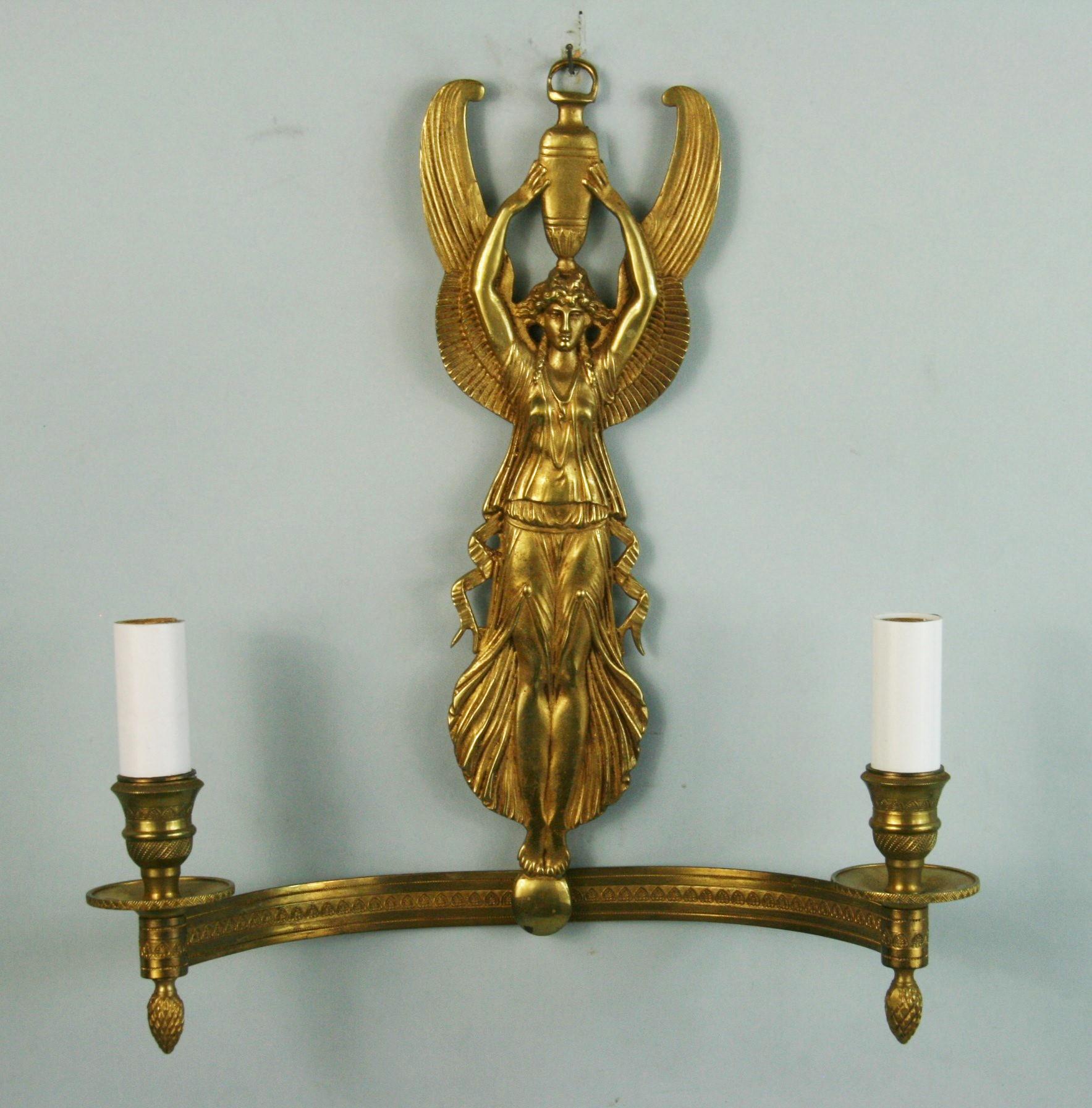 Ángel Alado Apliques de Dos Luces Apliques de Pared Años 20 Pareja en Bueno estado para la venta en Douglas Manor, NY