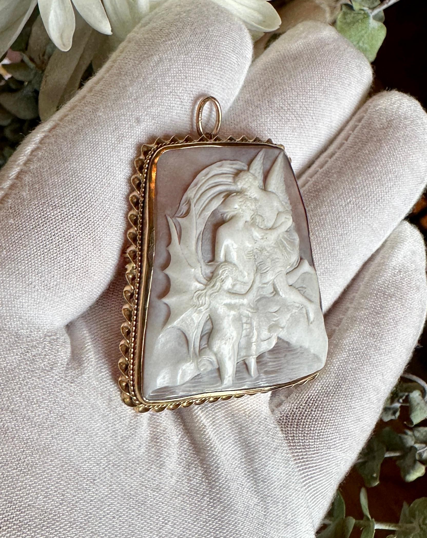 Winged Angels Nude Goddess Cameo Pendant Brooch Necklace 14 Karat Gold Antique For Sale 6