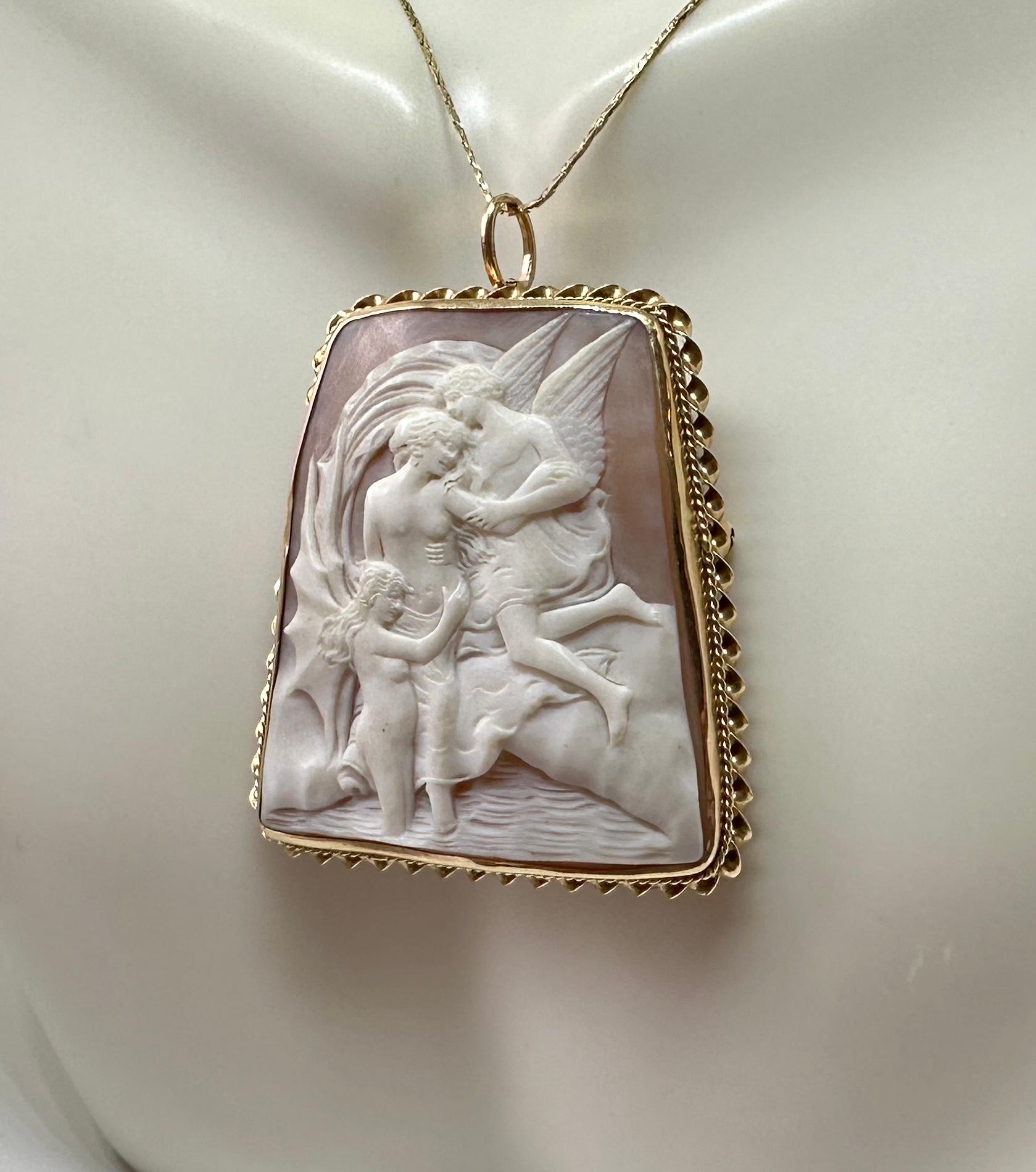 Women's or Men's Winged Angels Nude Goddess Cameo Pendant Brooch Necklace 14 Karat Gold Antique For Sale